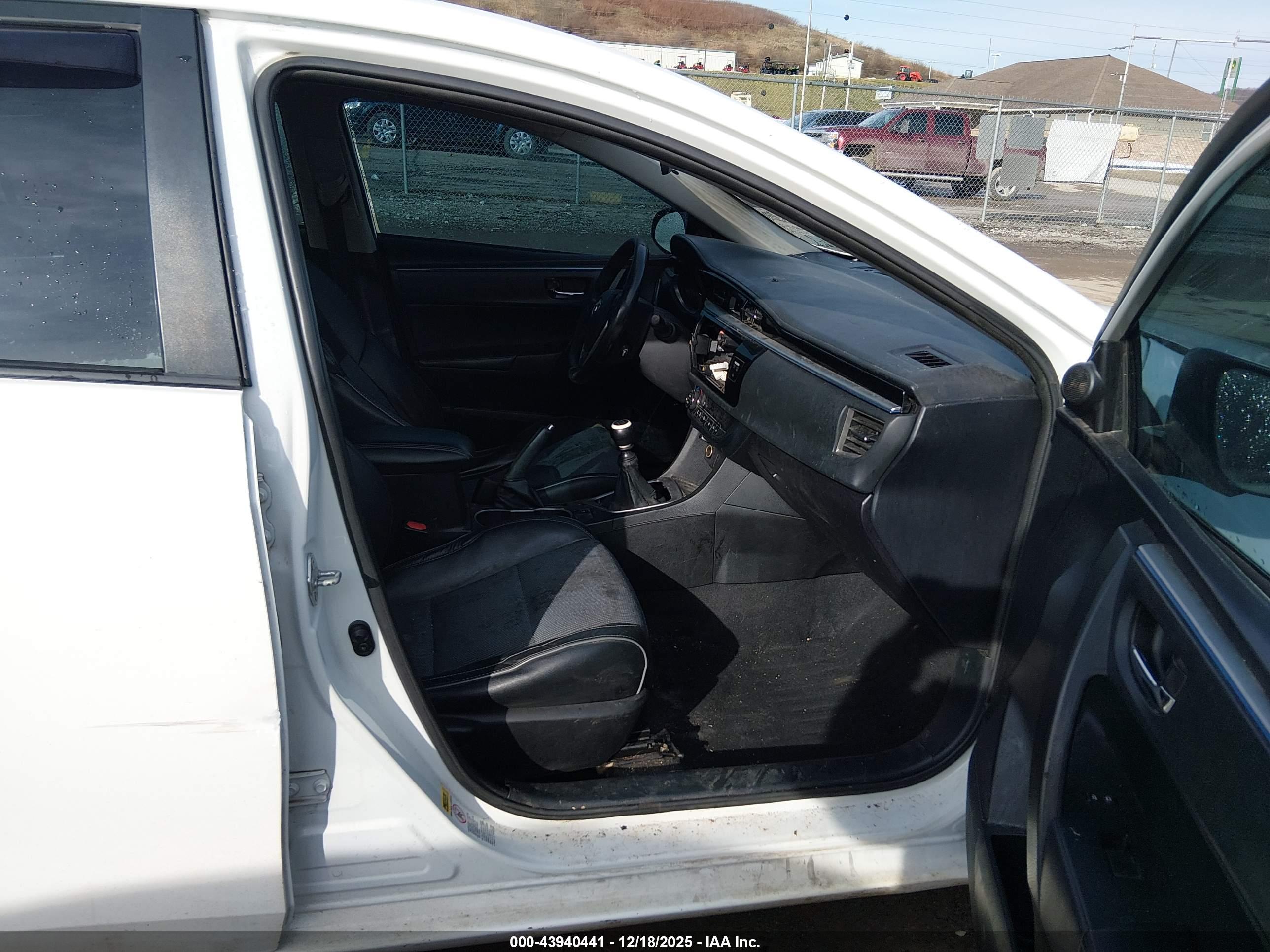 TOYOTA COROLLA image 5