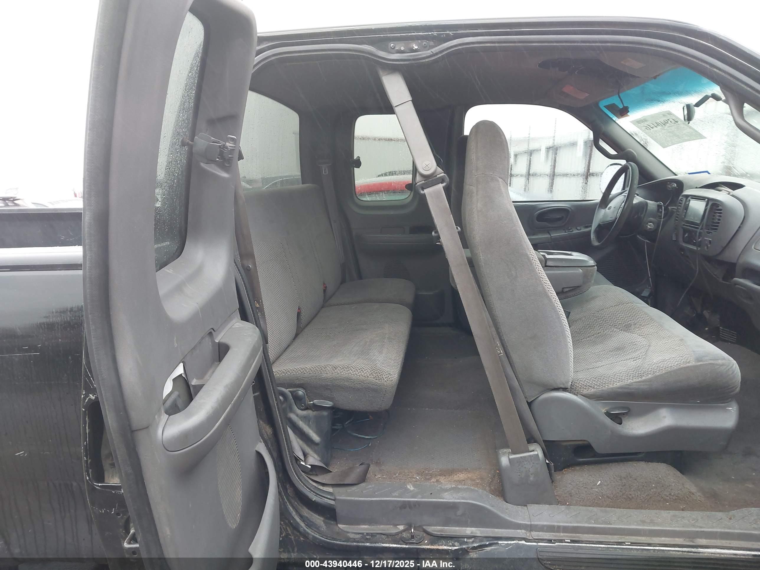 FORD F-150 image 8