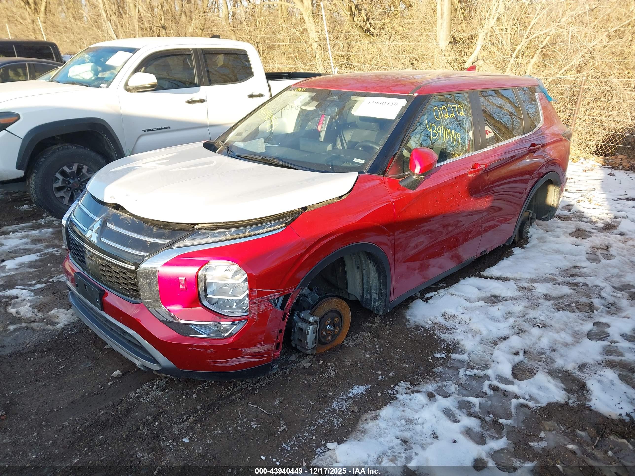 MITSUBISHI OUTLANDER image 2