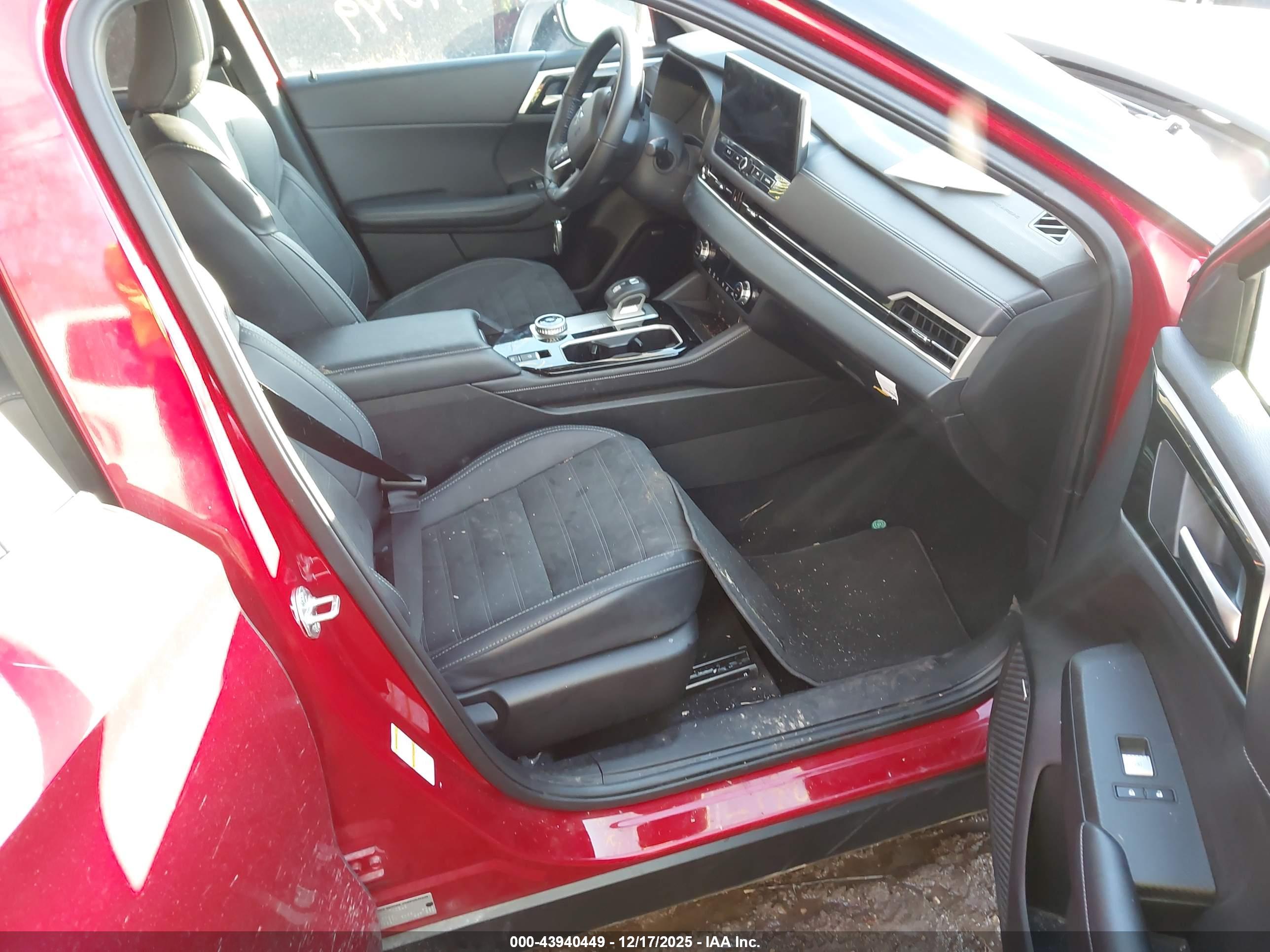 MITSUBISHI OUTLANDER image 5