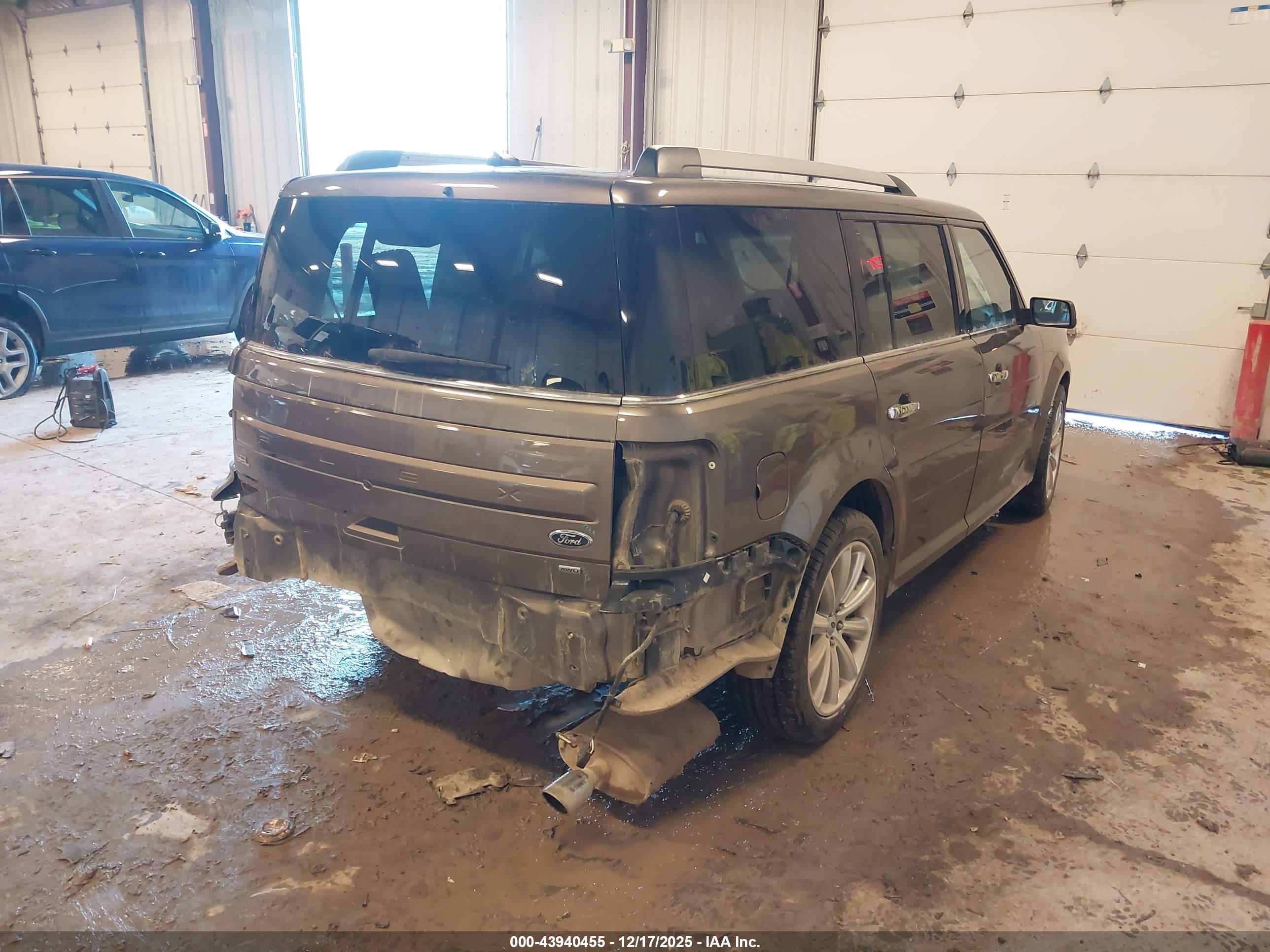 FORD FLEX image 4