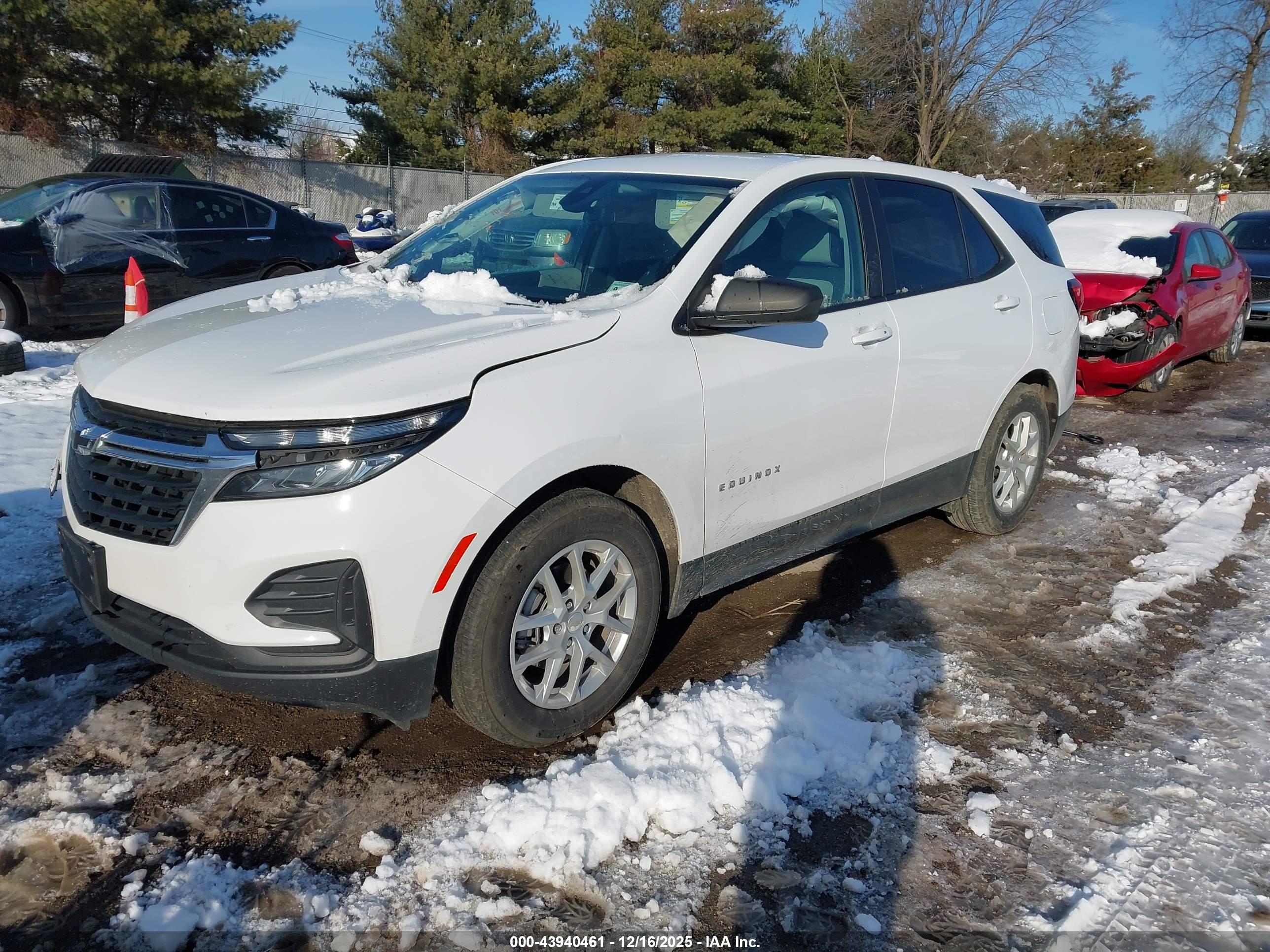 CHEVROLET EQUINOX image 2
