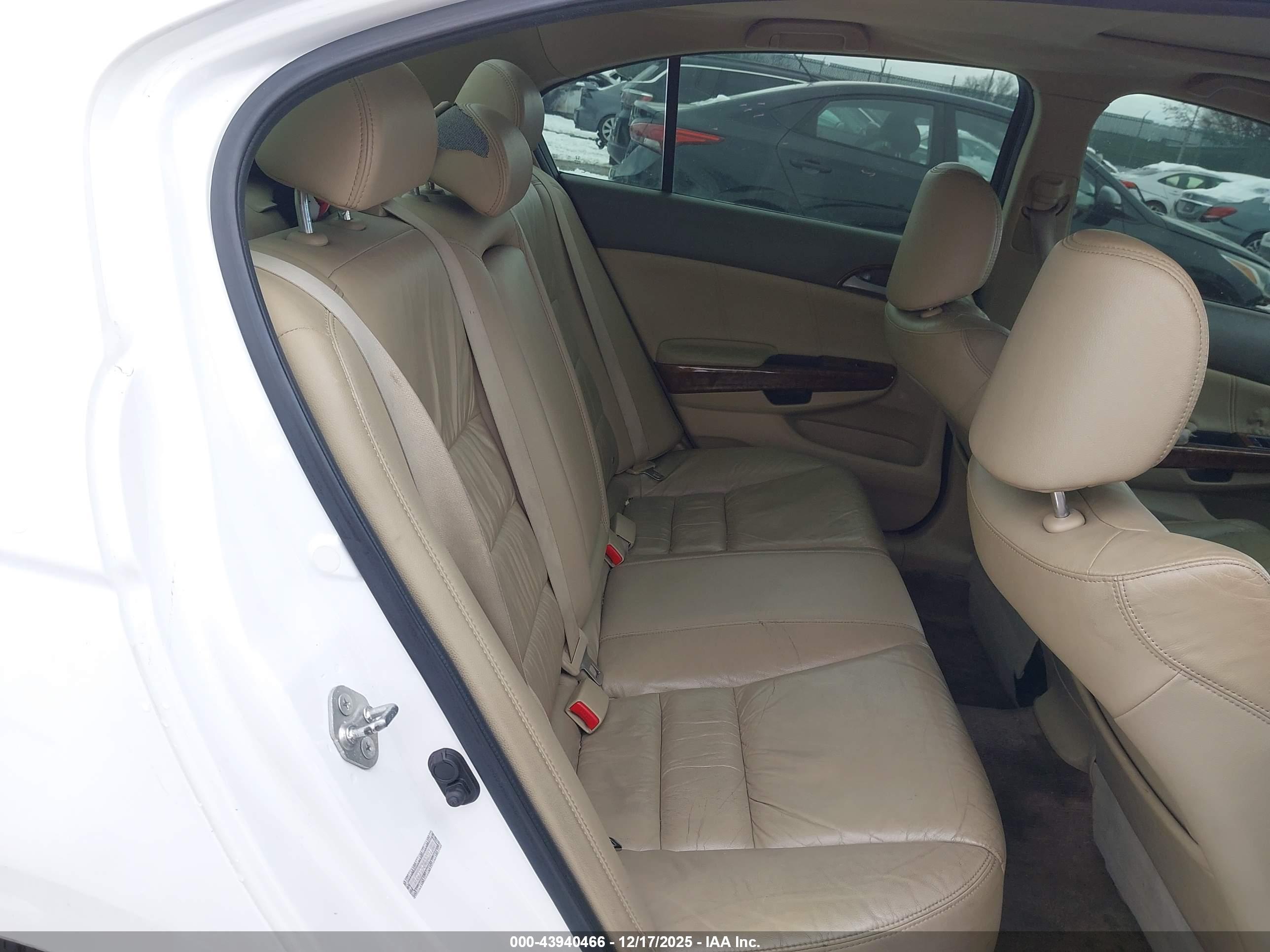 HONDA ACCORD image 8