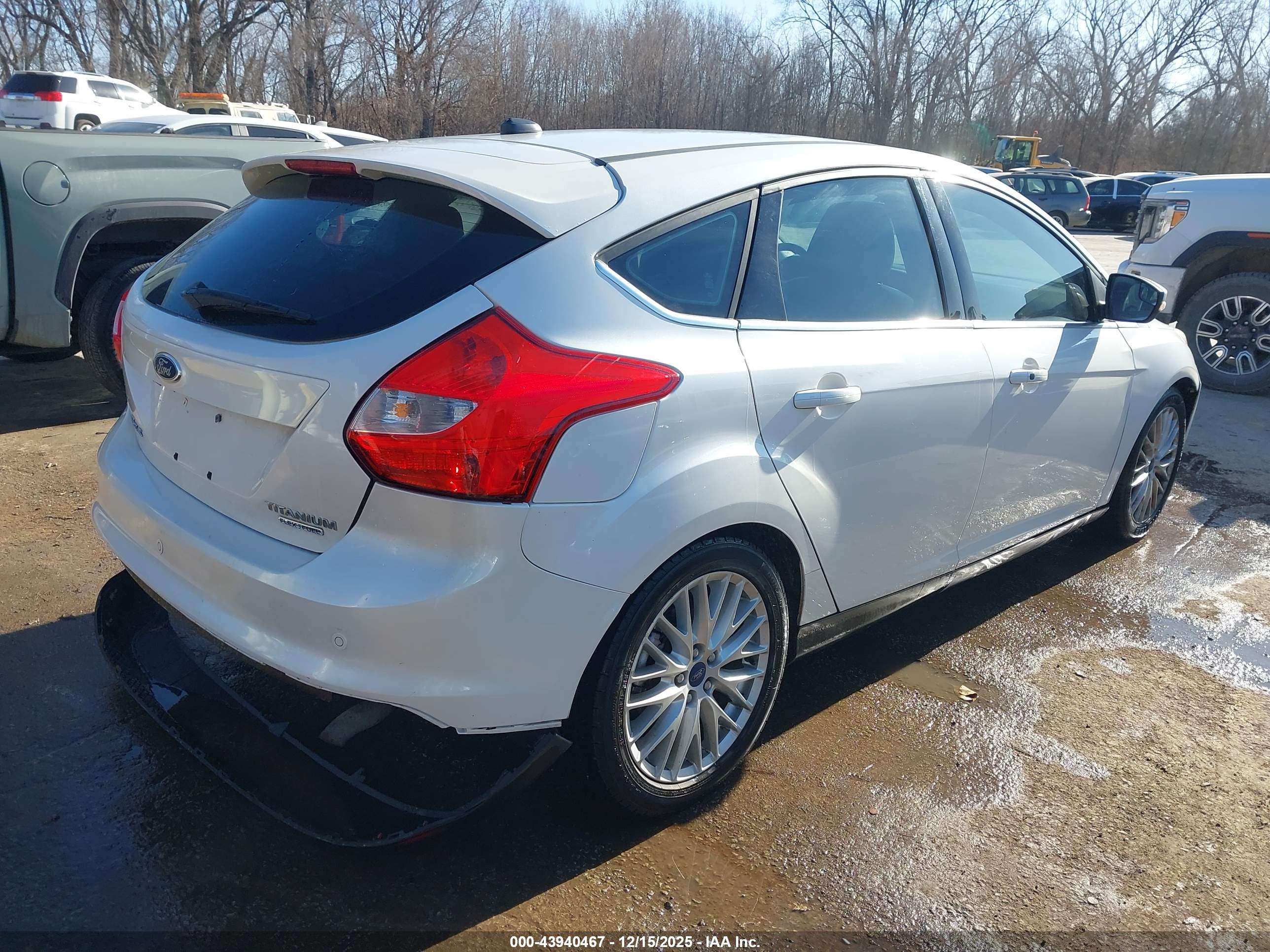 FORD FOCUS image 4