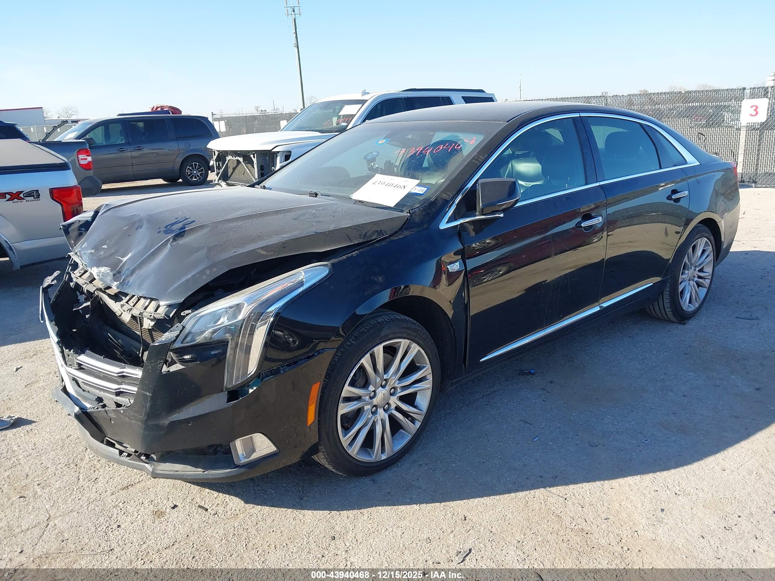 CADILLAC XTS image 2