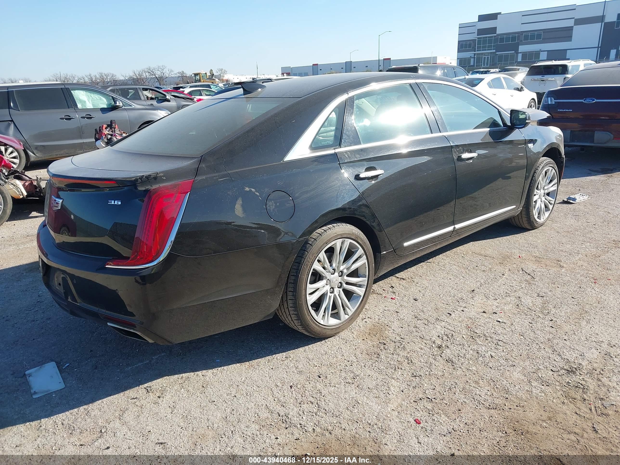 CADILLAC XTS image 4