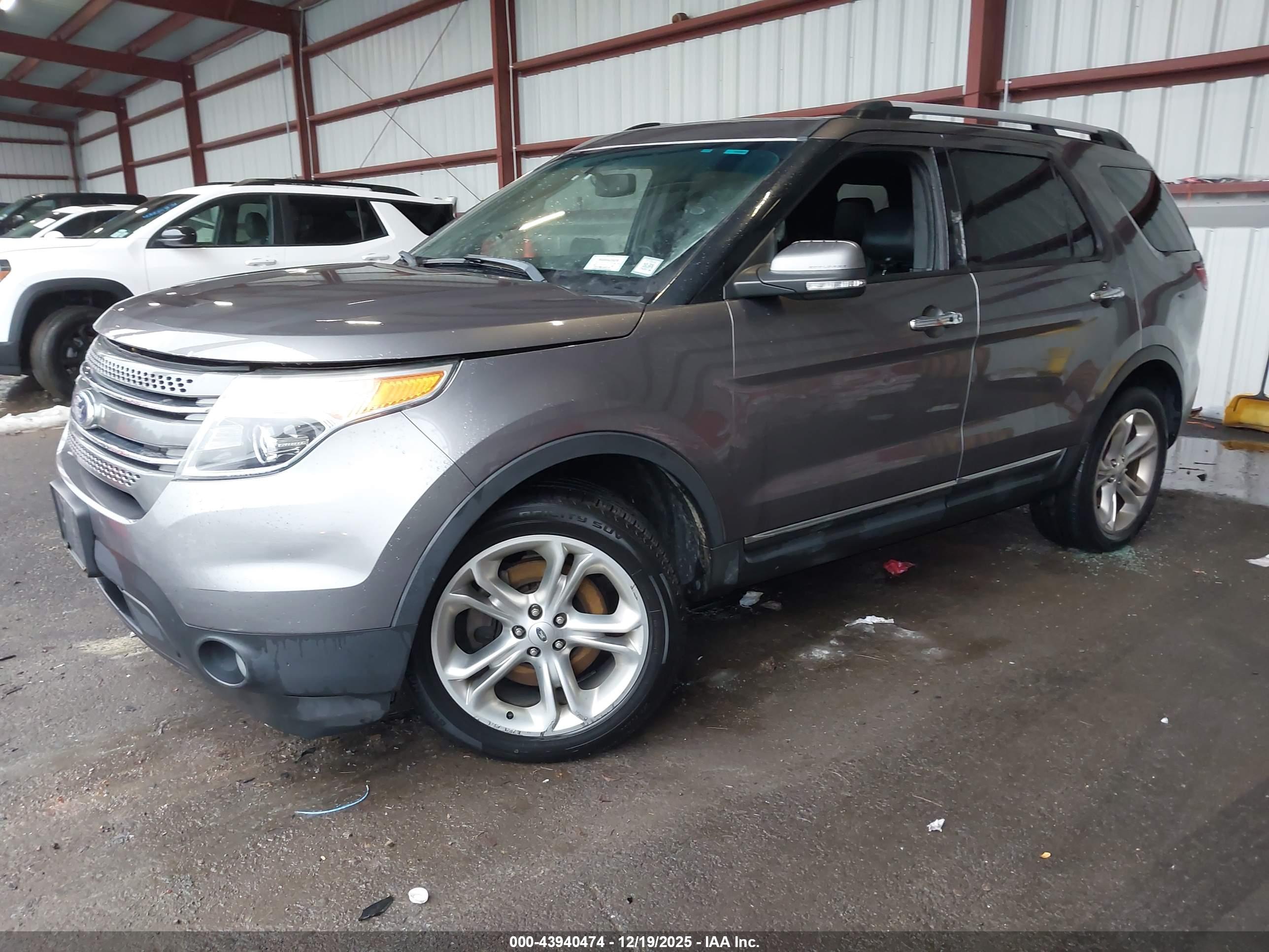 FORD EXPLORER image 2