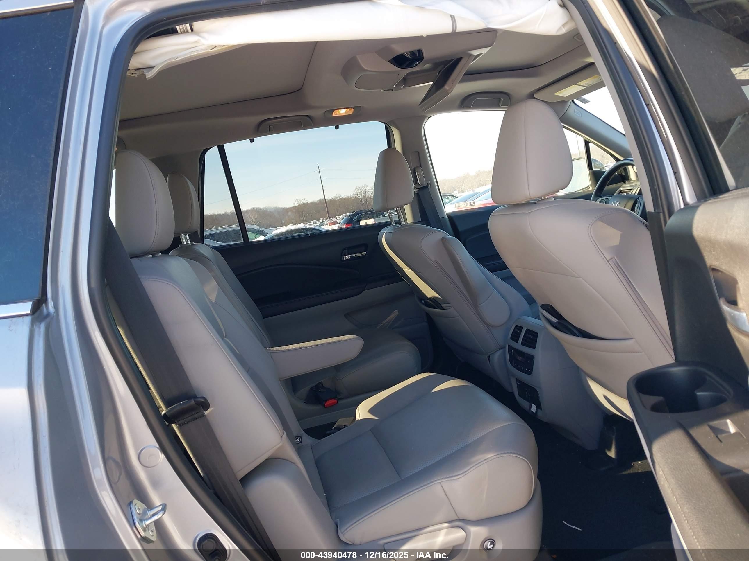 HONDA PILOT image 8
