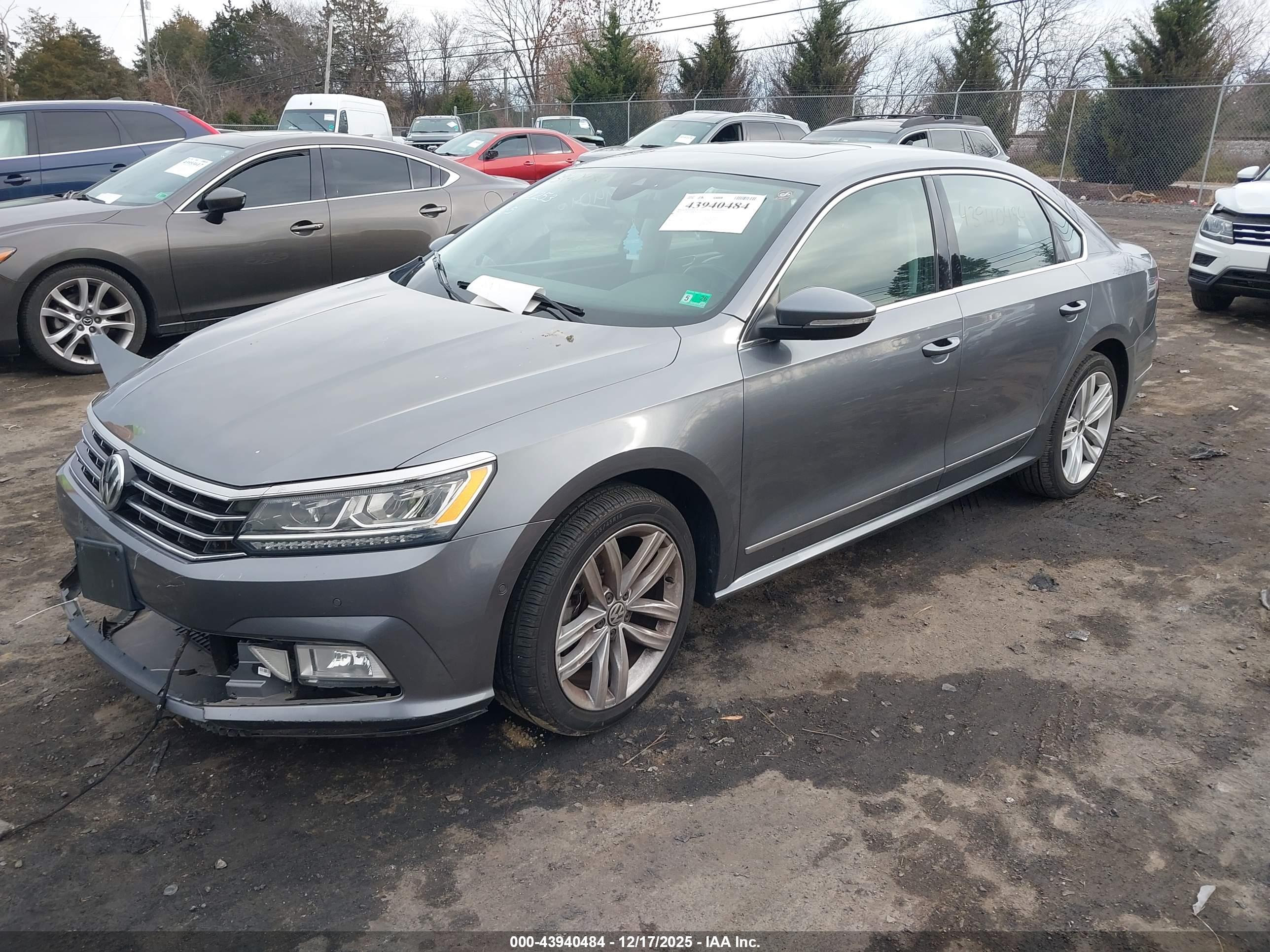 VOLKSWAGEN PASSAT image 2