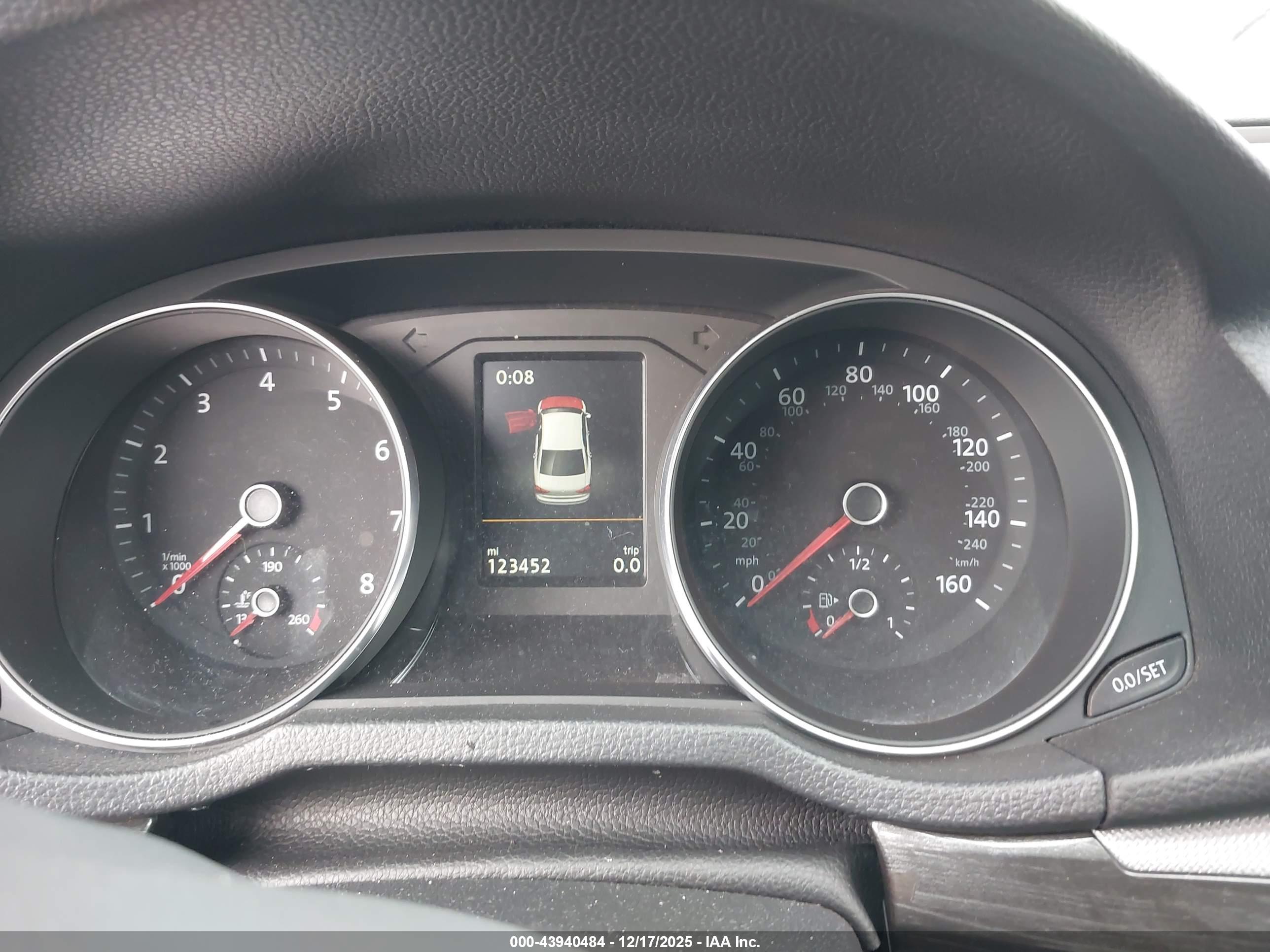 VOLKSWAGEN PASSAT image 7