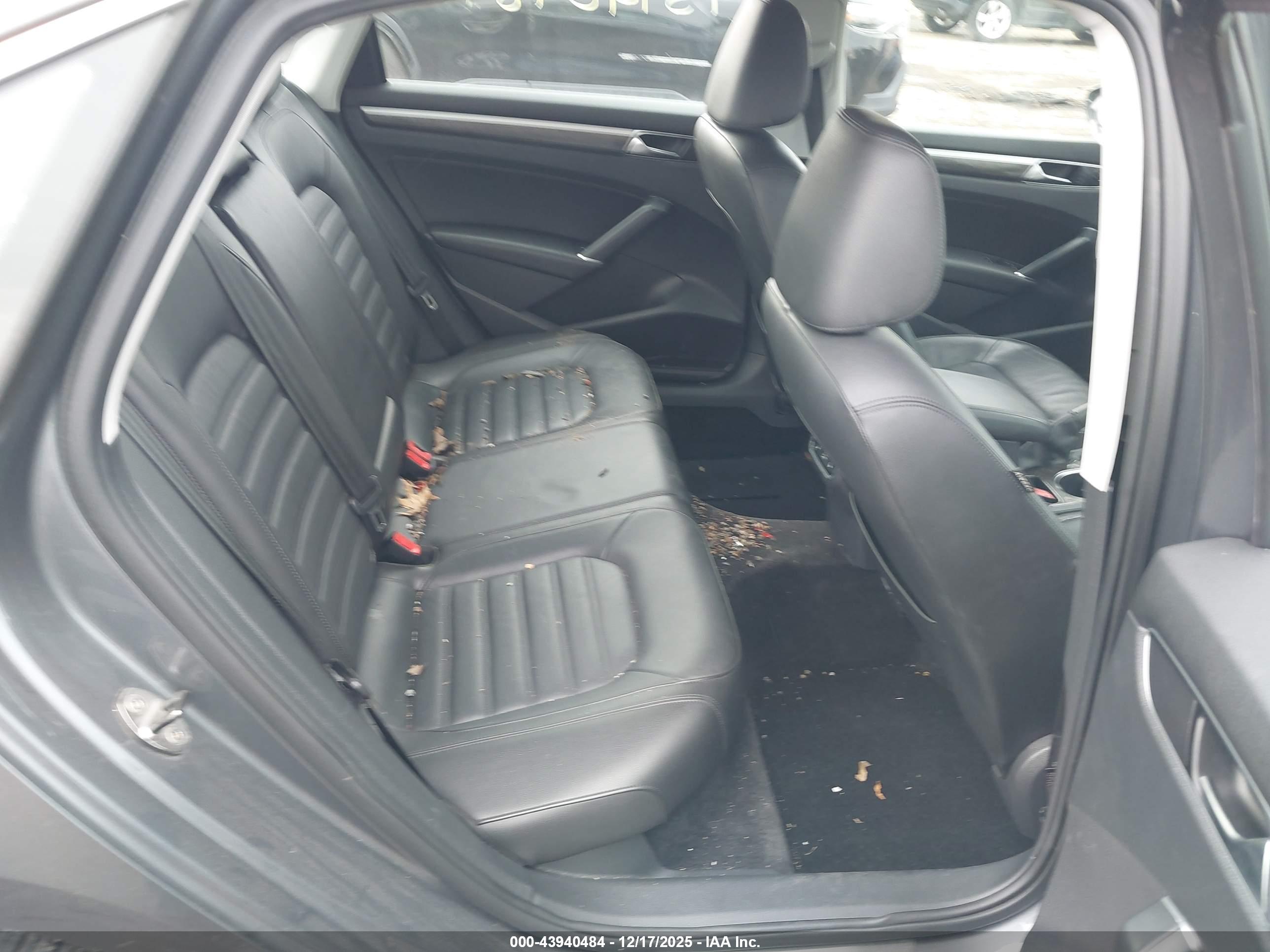 VOLKSWAGEN PASSAT image 8