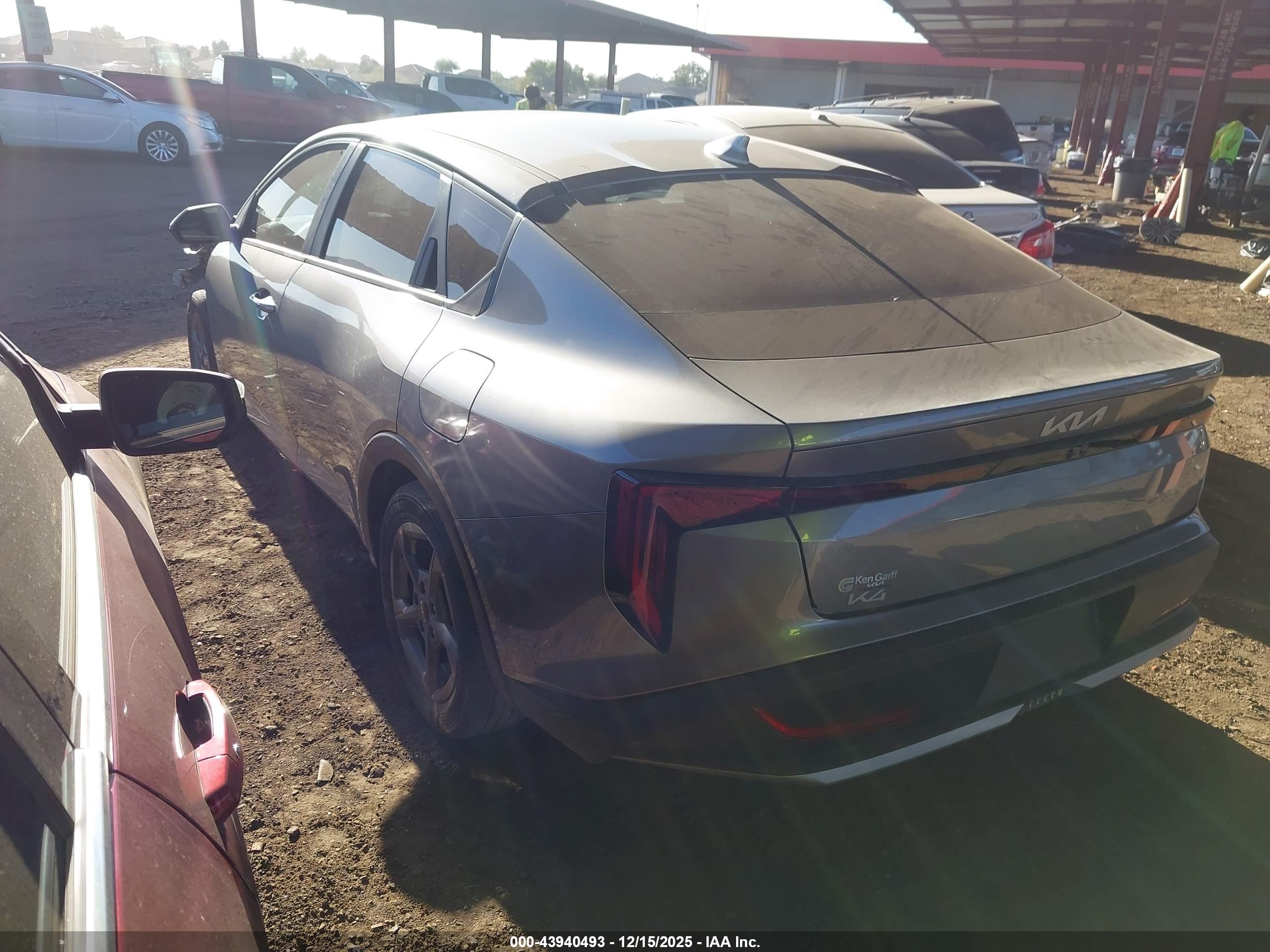 KIA K4 image 3