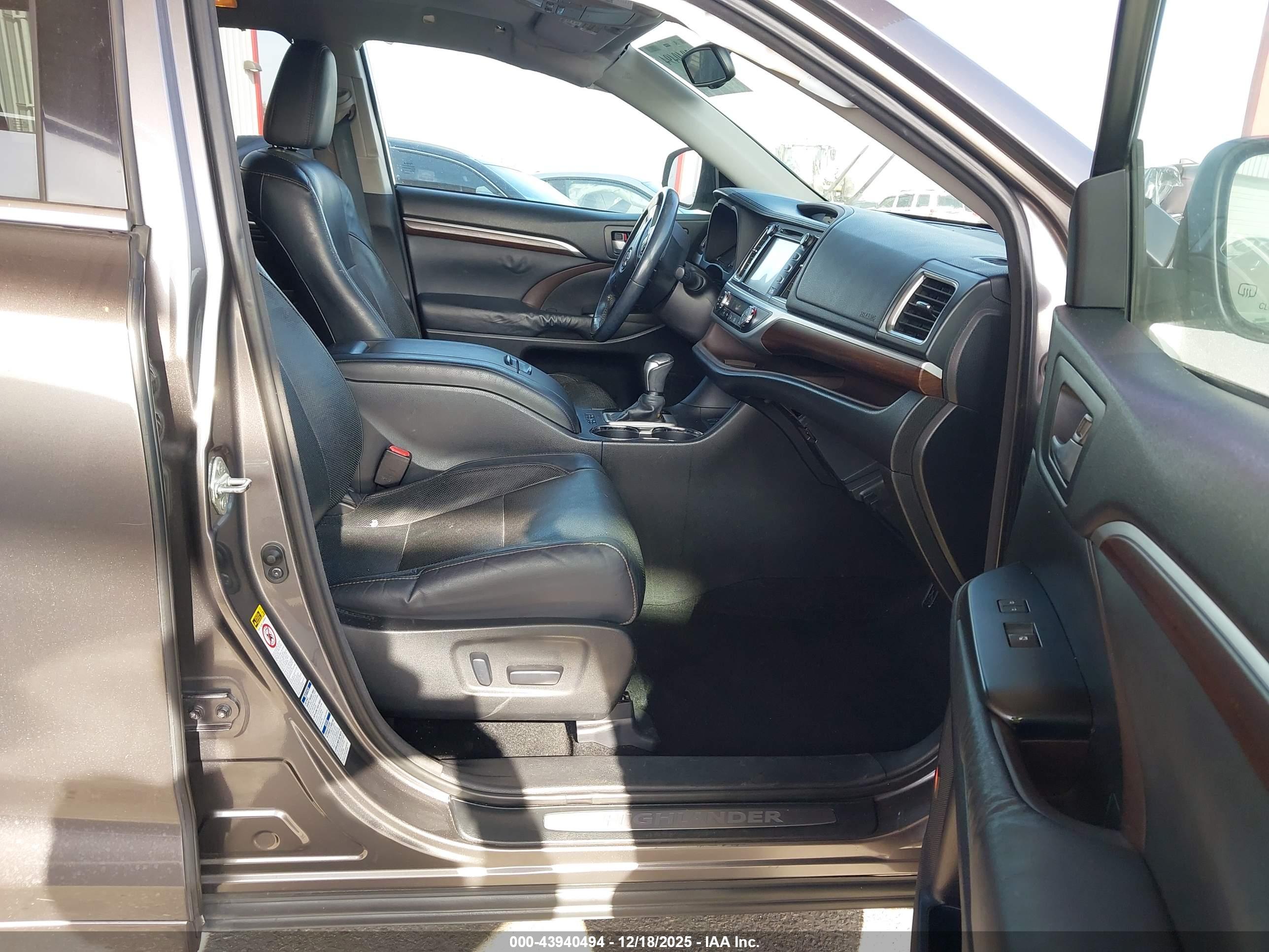 TOYOTA HIGHLANDER image 5