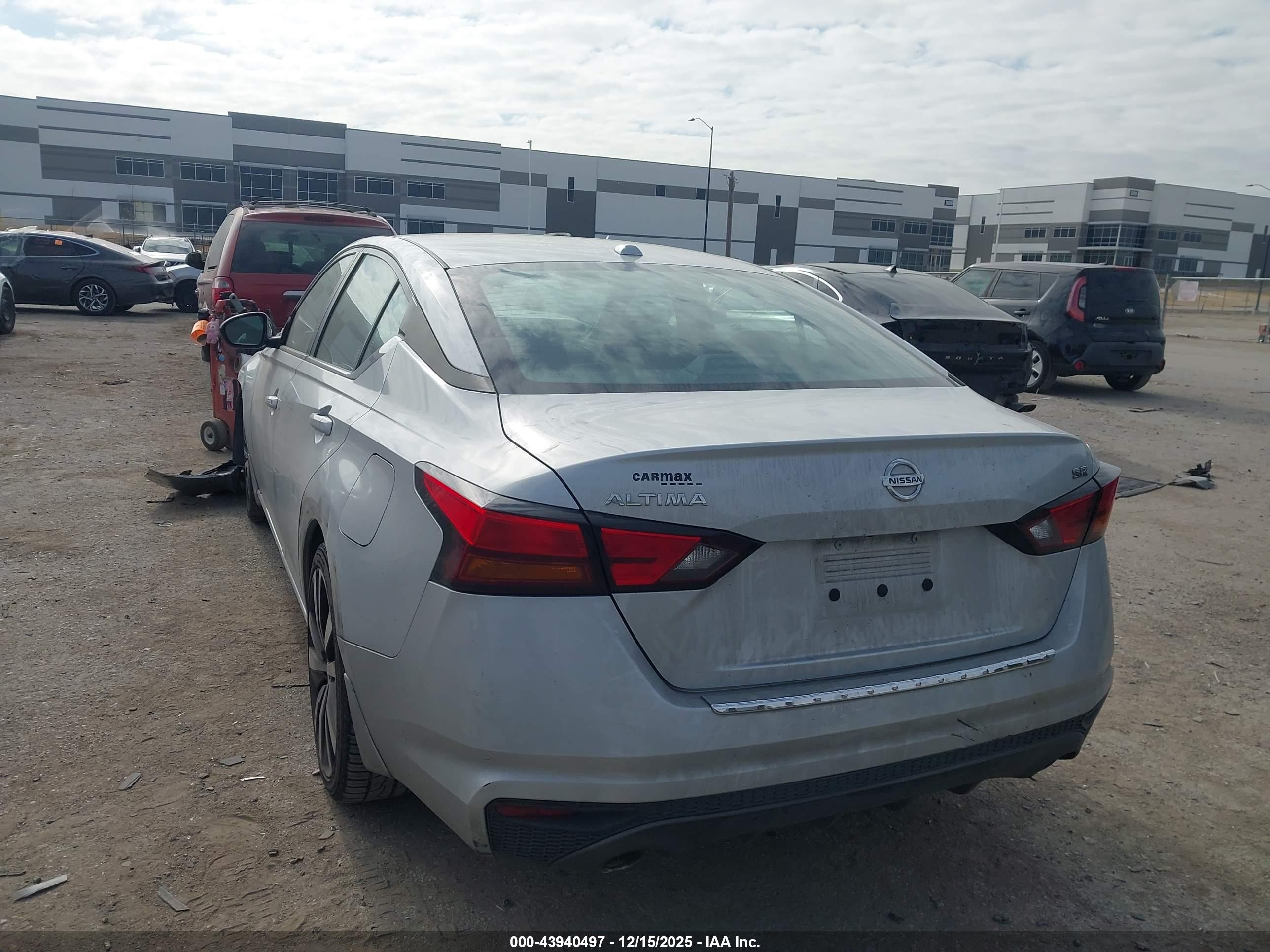 NISSAN ALTIMA image 3