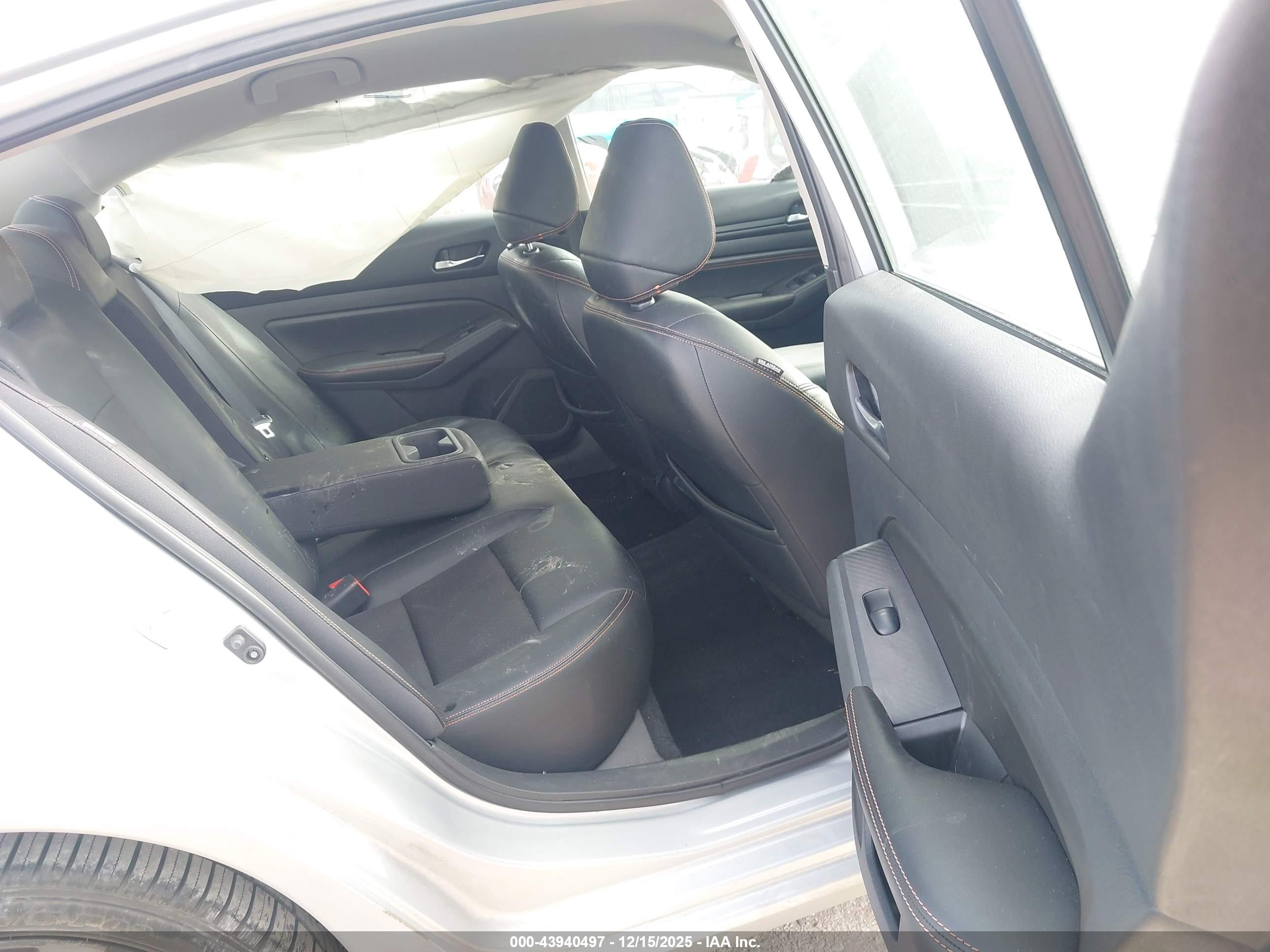 NISSAN ALTIMA image 8
