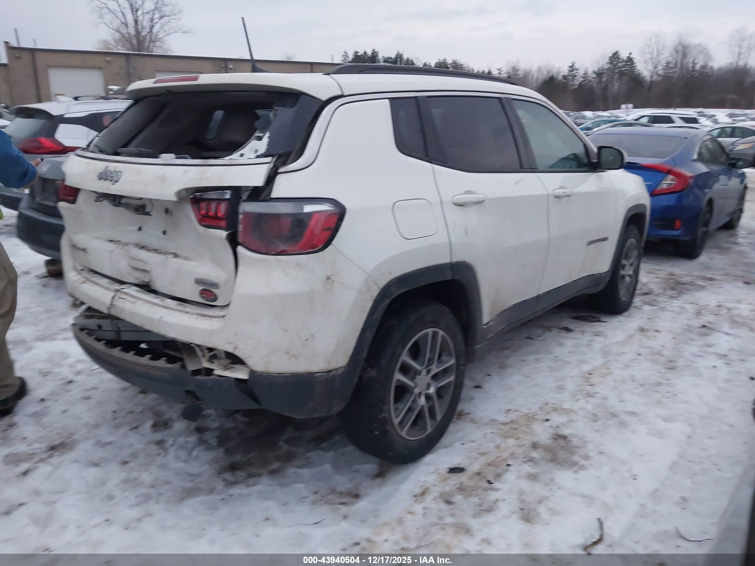 JEEP COMPASS image 4