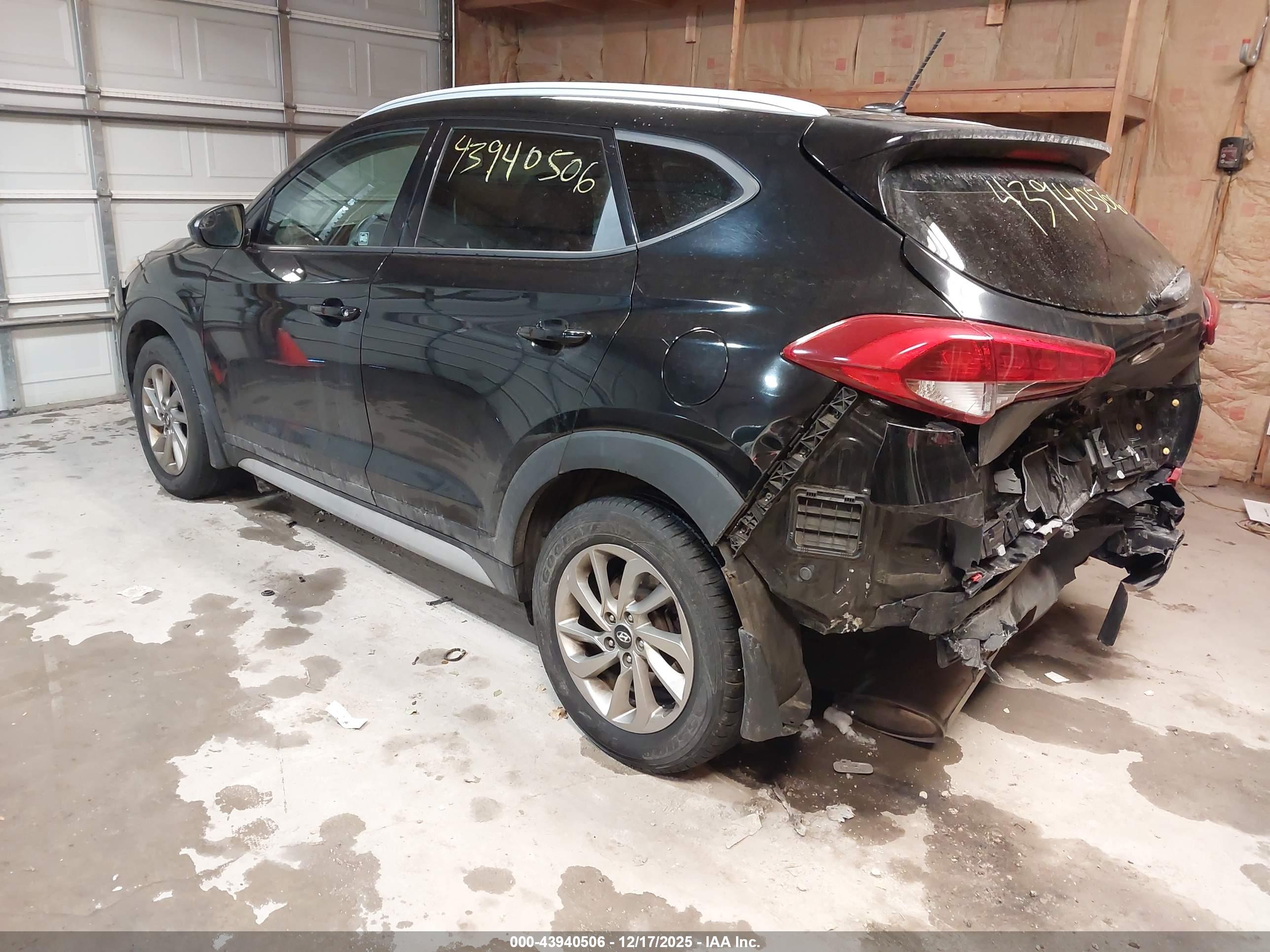 HYUNDAI TUCSON image 3