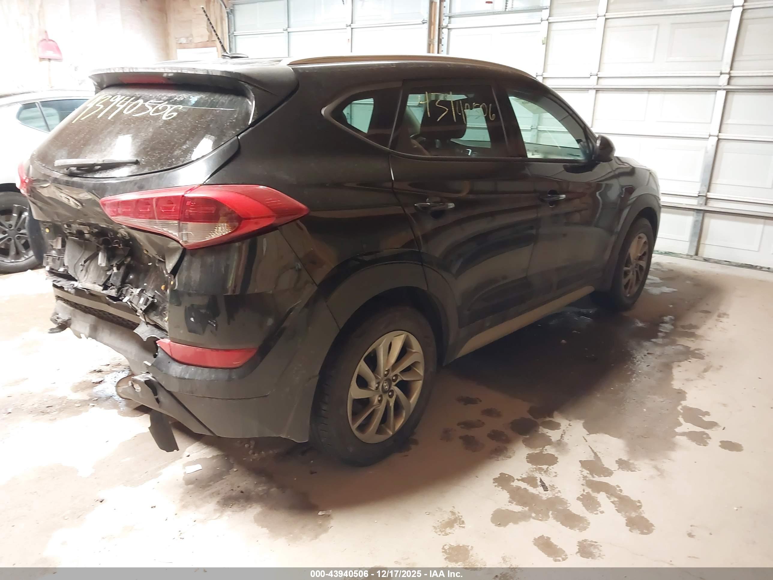 HYUNDAI TUCSON image 4