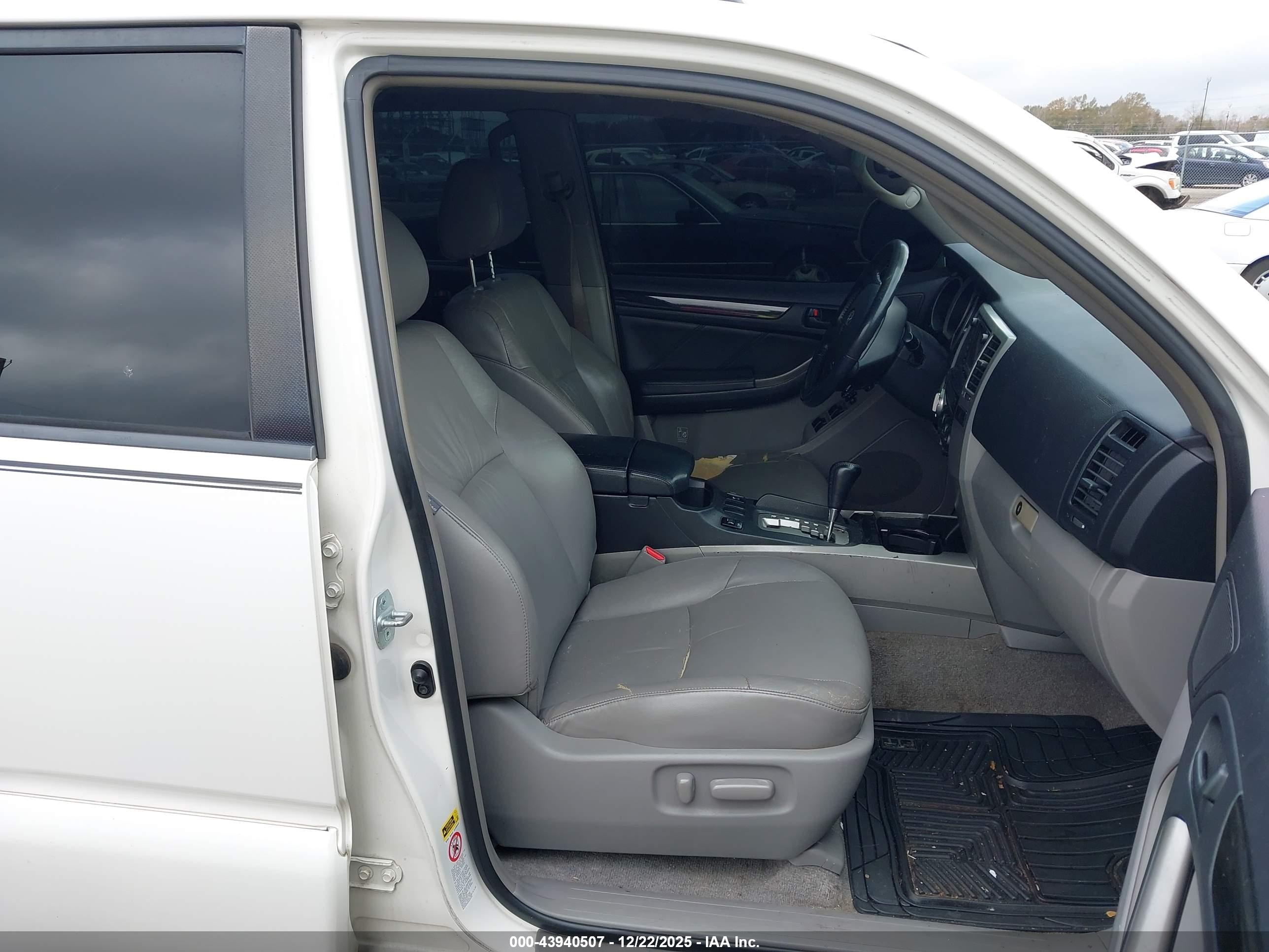 TOYOTA 4RUNNER image 5