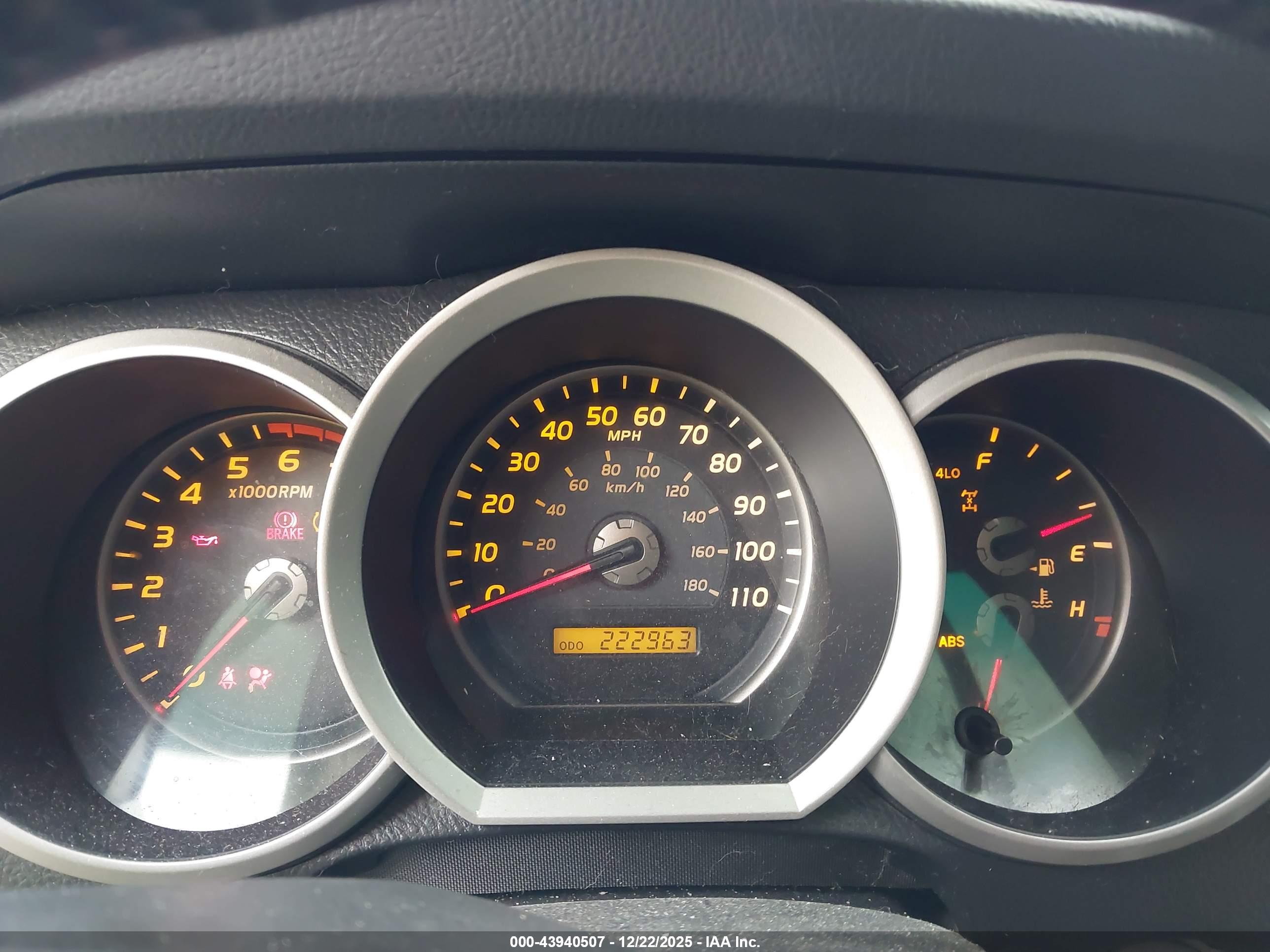 TOYOTA 4RUNNER image 7