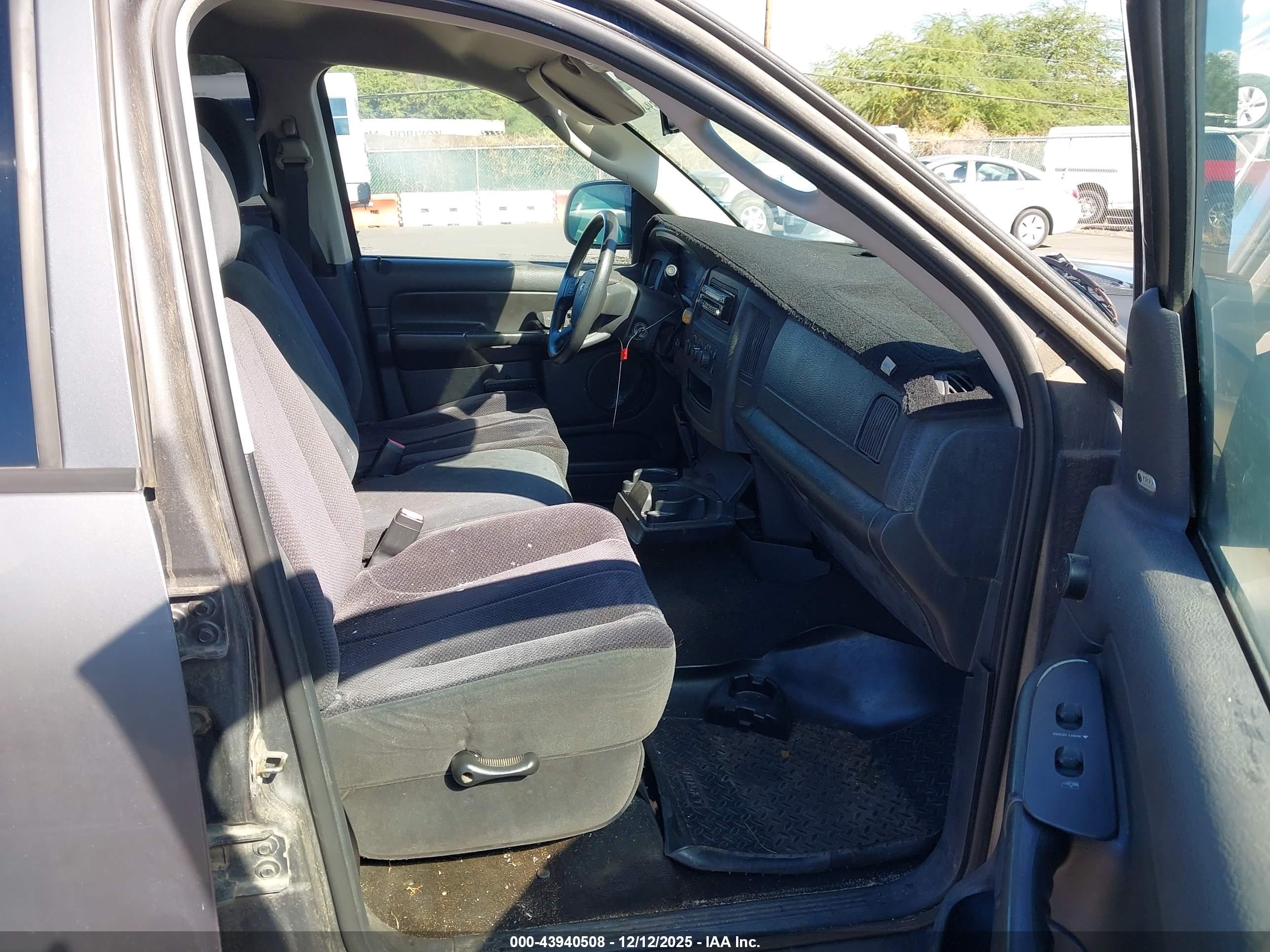 DODGE RAM image 5