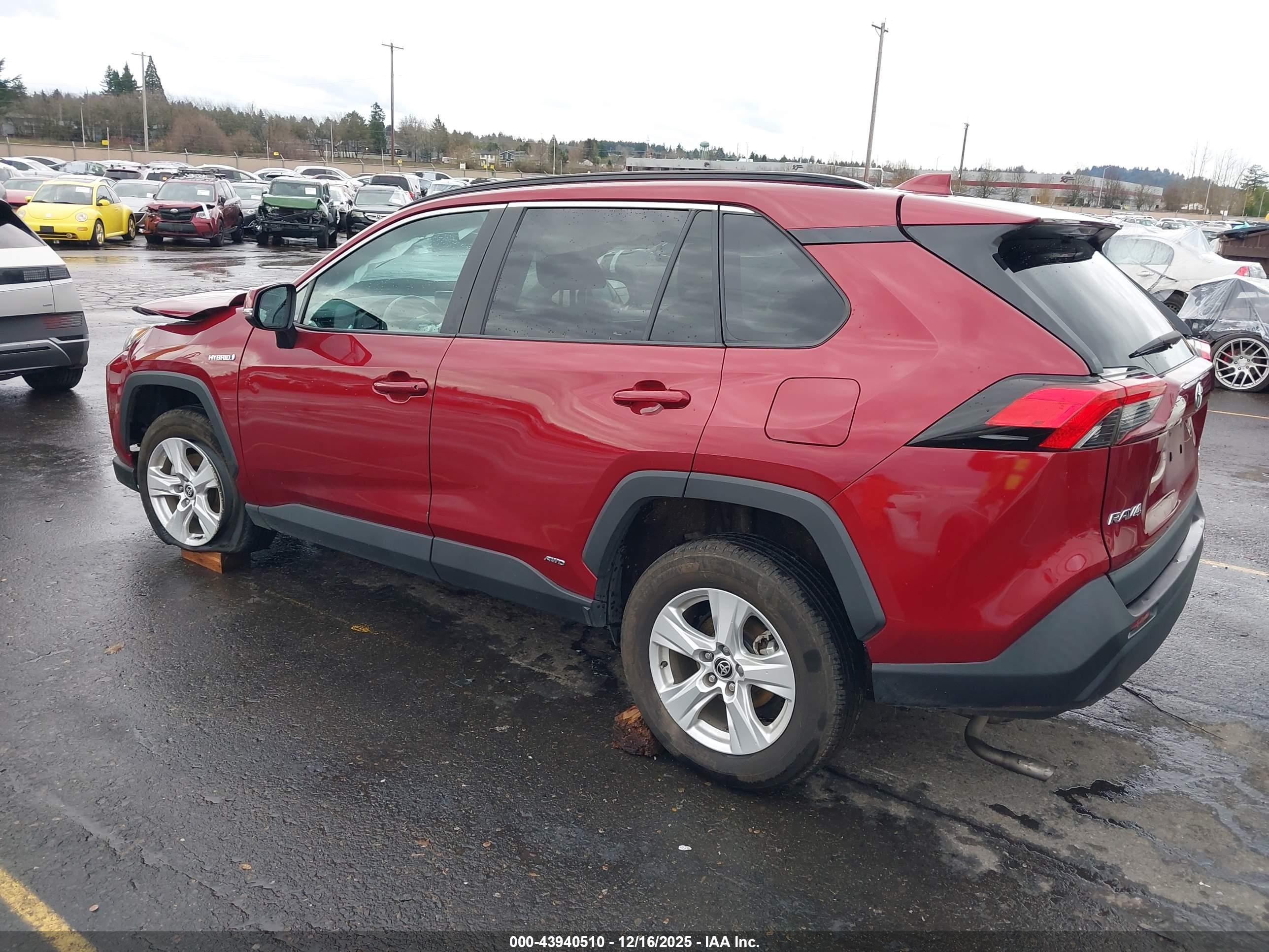 TOYOTA RAV4 image 3