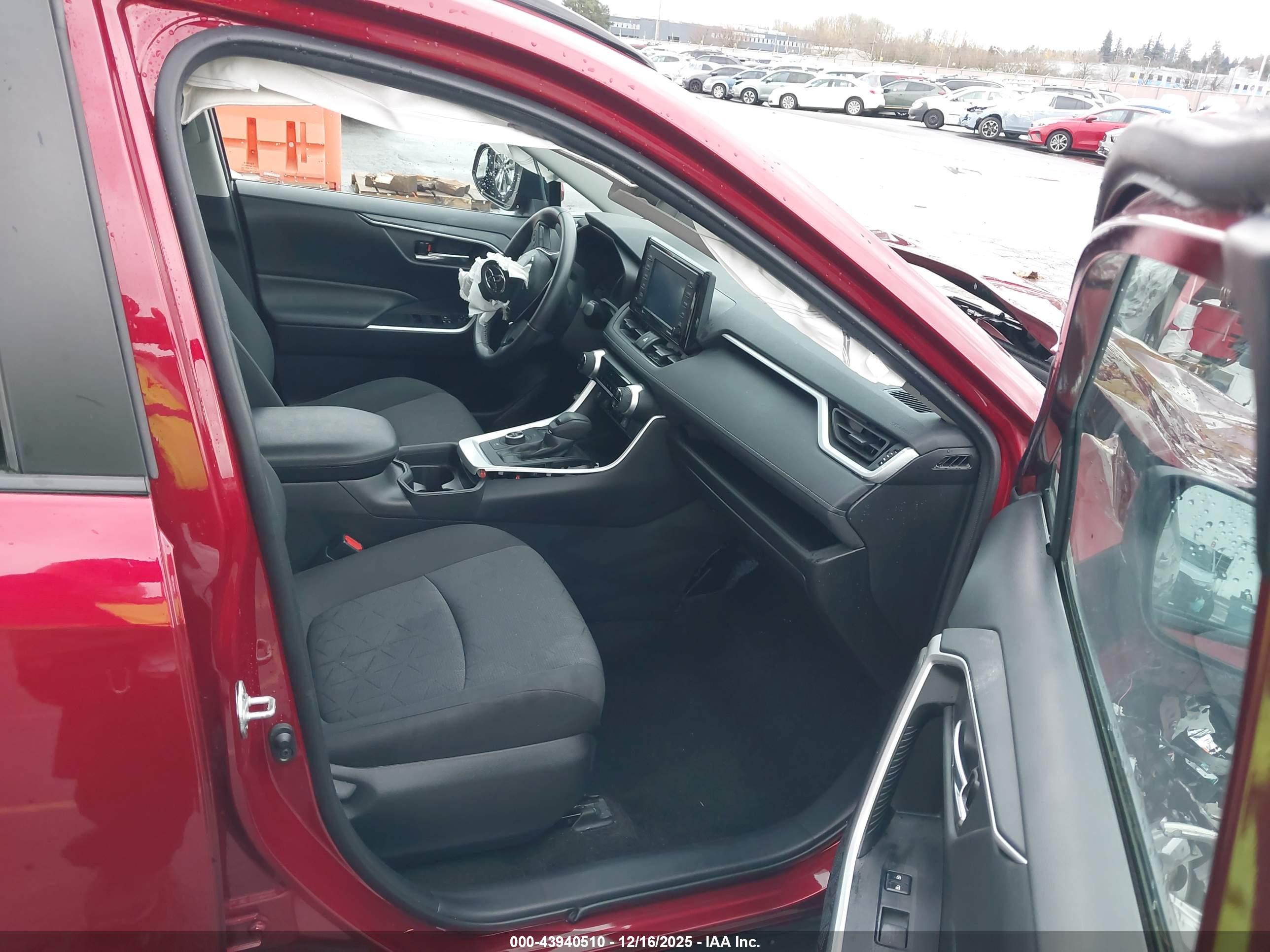 TOYOTA RAV4 image 5