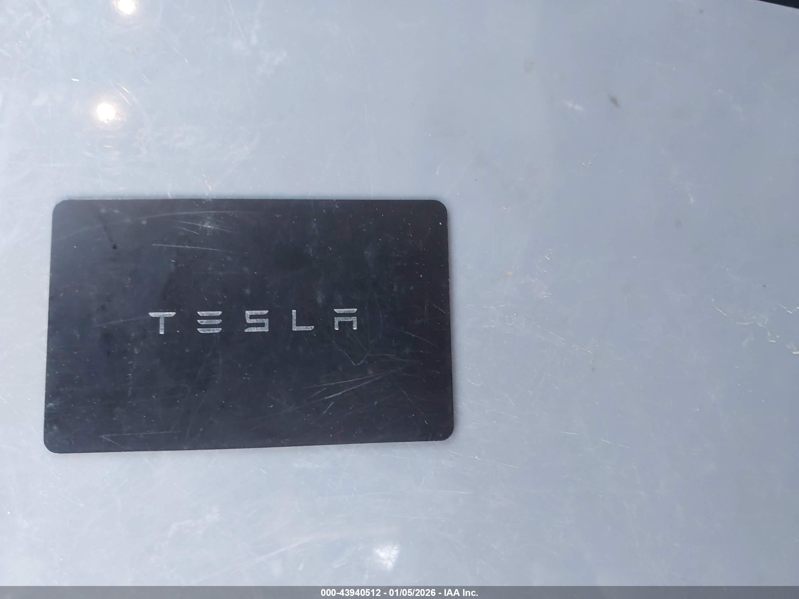 TESLA MODEL image 11