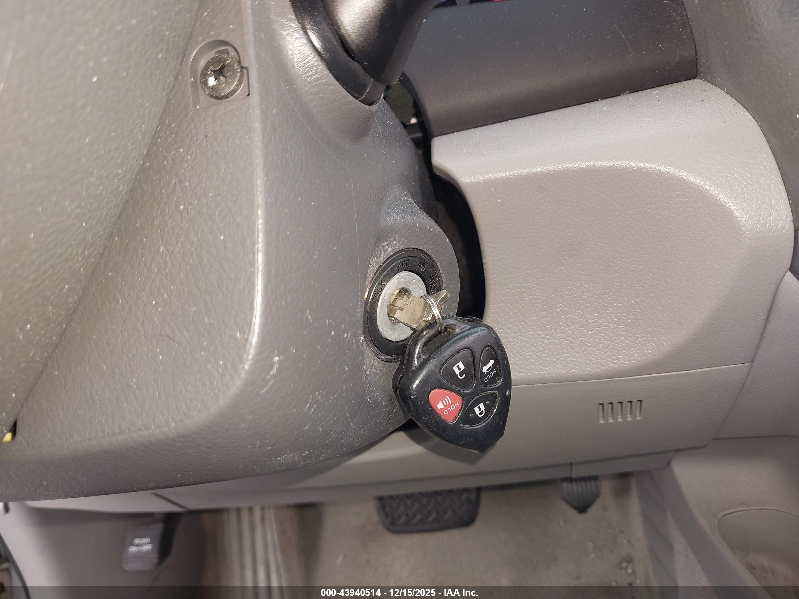 TOYOTA CAMRY image 11