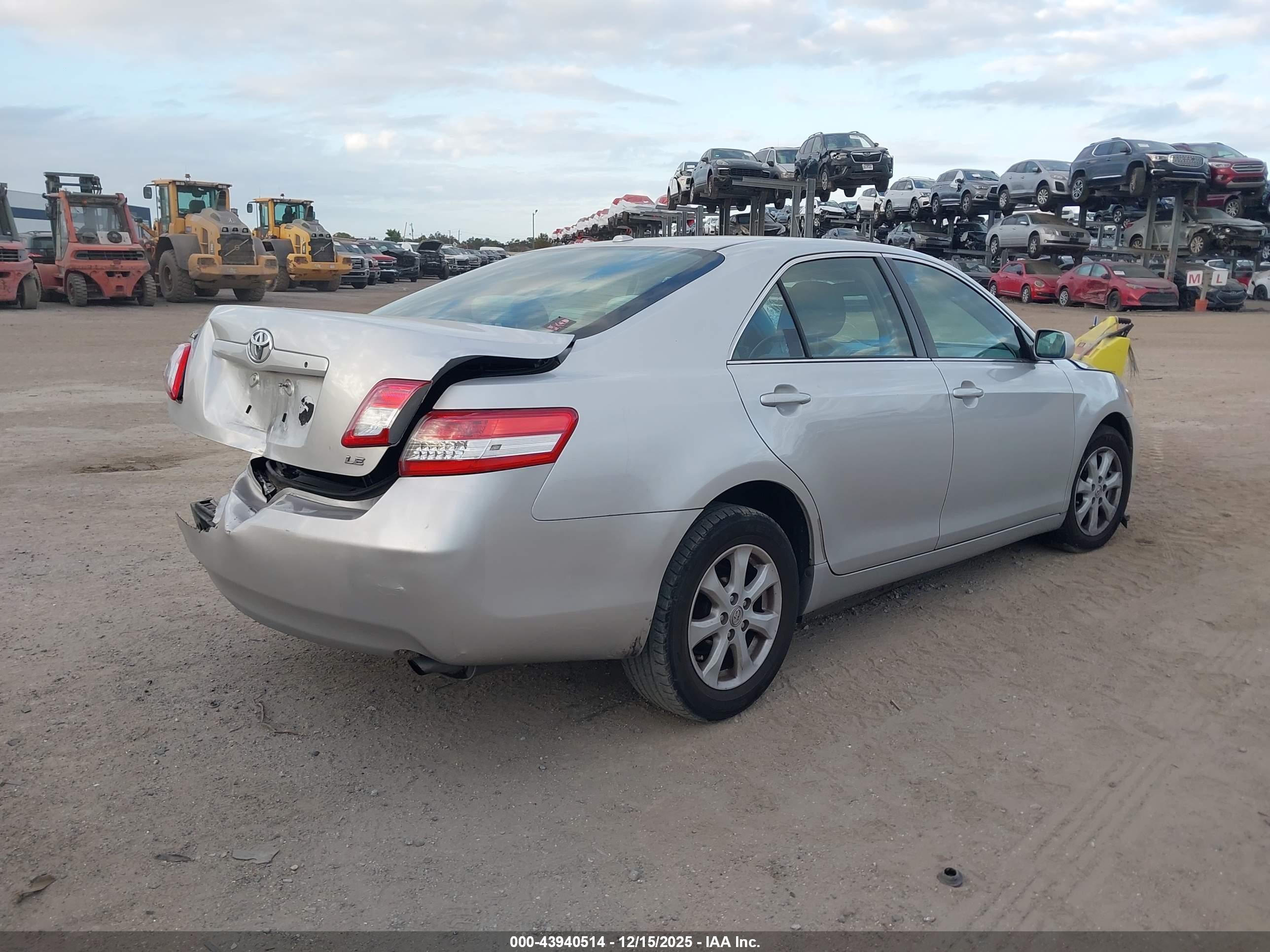 TOYOTA CAMRY image 4
