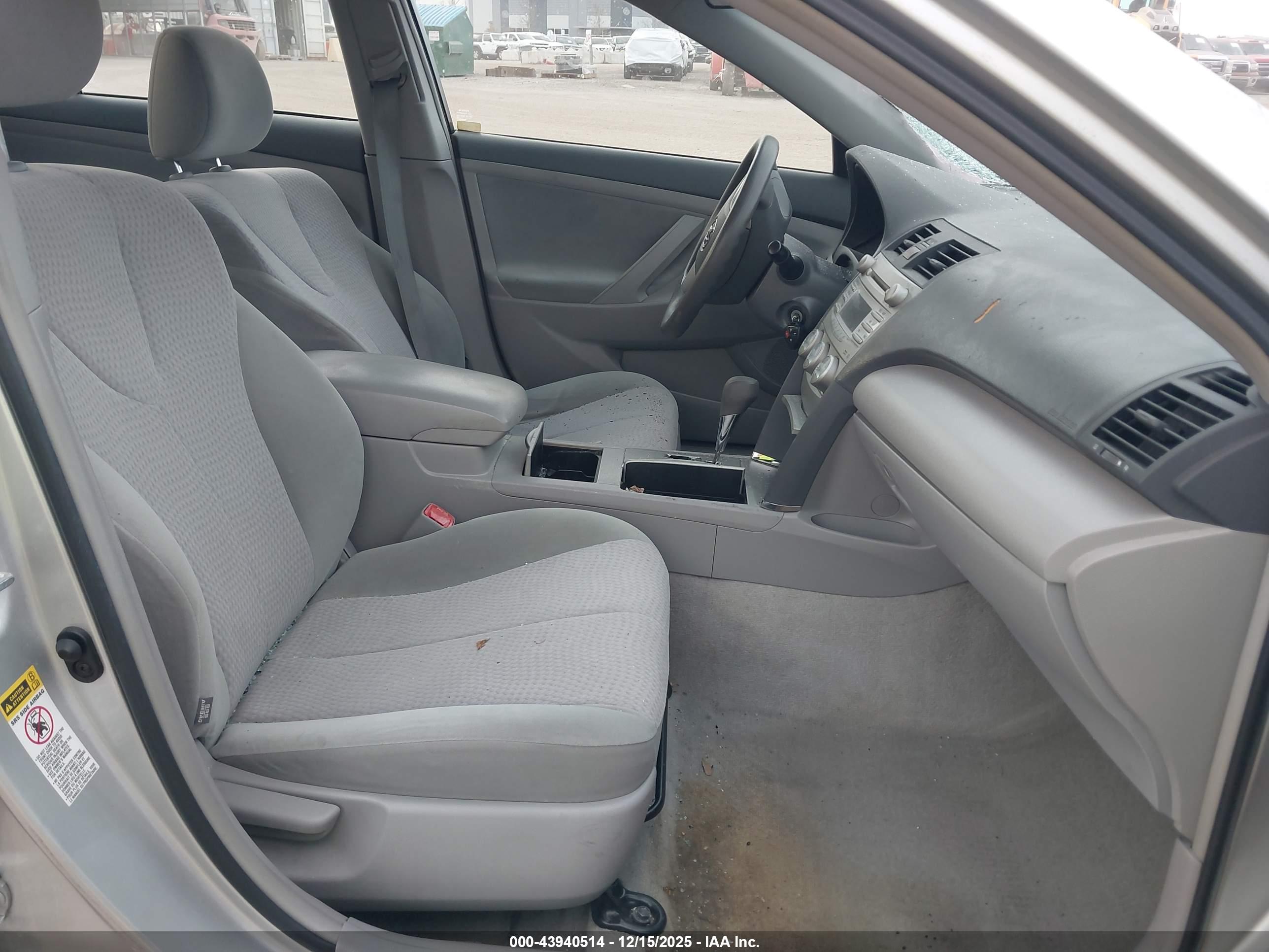 TOYOTA CAMRY image 5