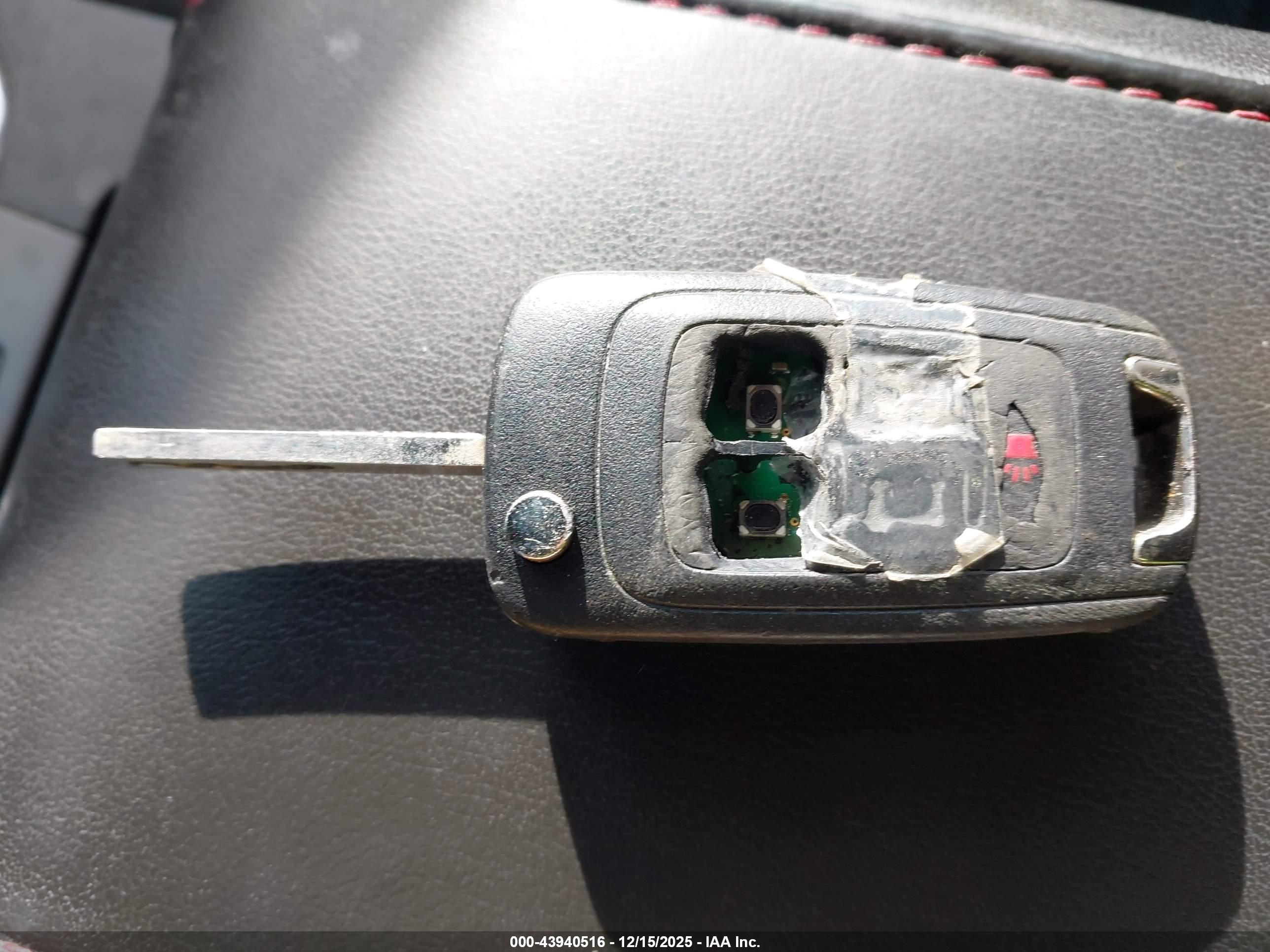 CHEVROLET EQUINOX image 11