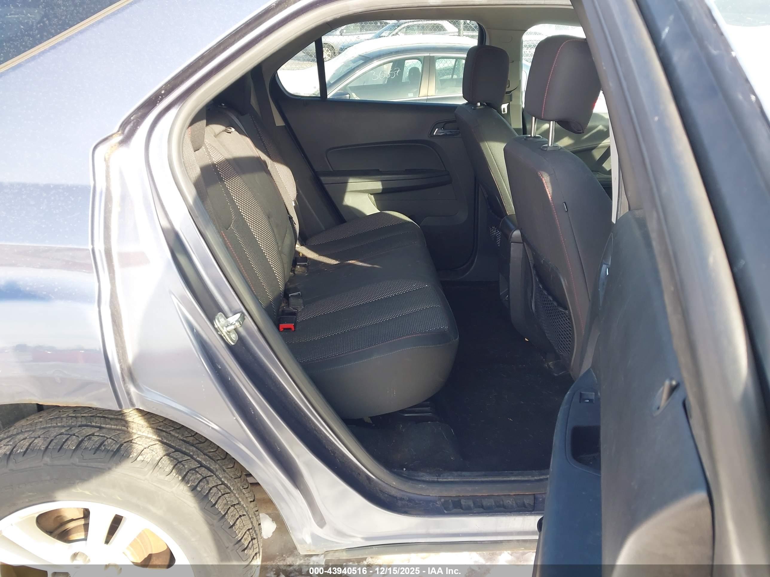 CHEVROLET EQUINOX image 8