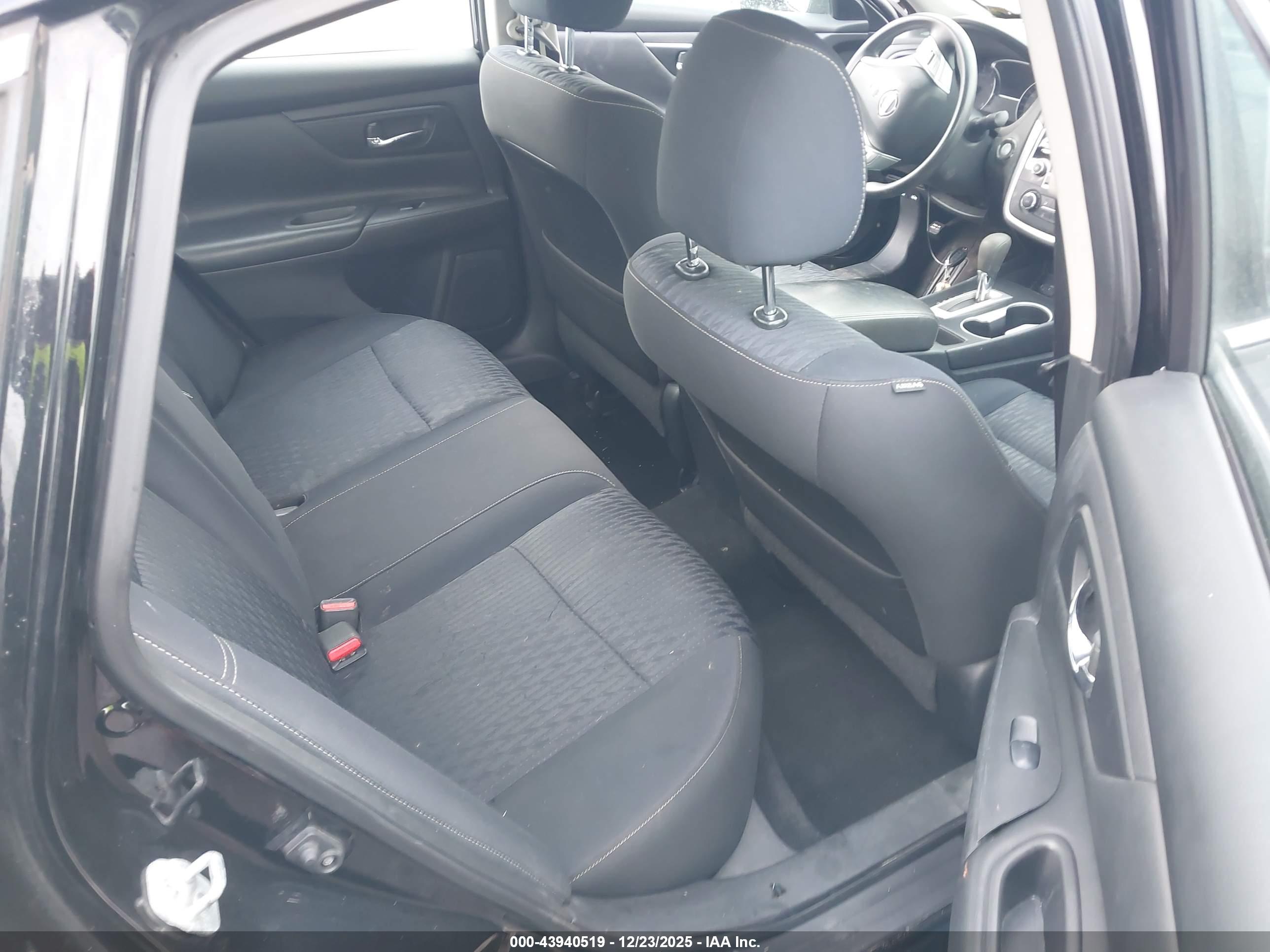 NISSAN ALTIMA image 8