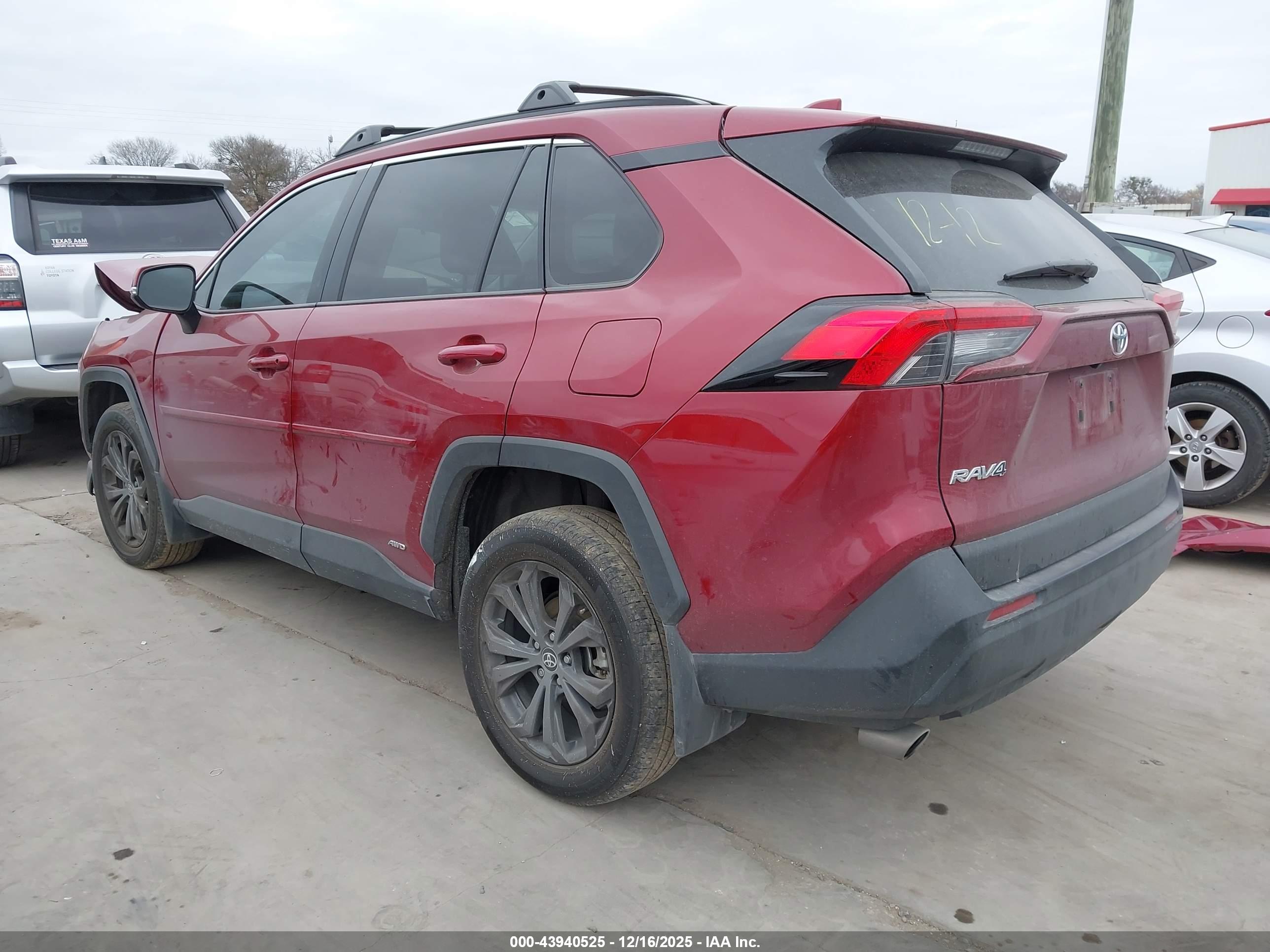 TOYOTA RAV4 image 3