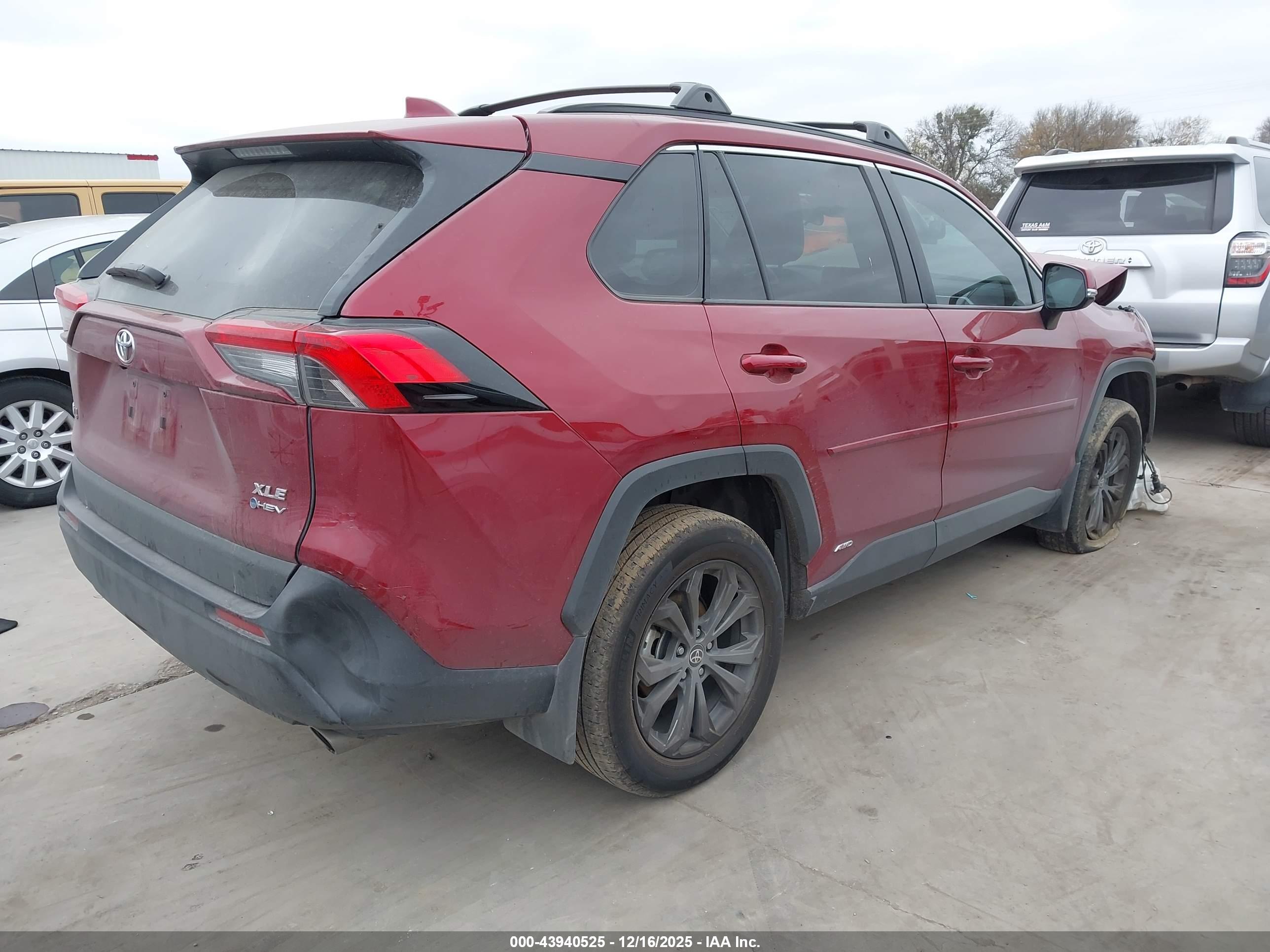 TOYOTA RAV4 image 4
