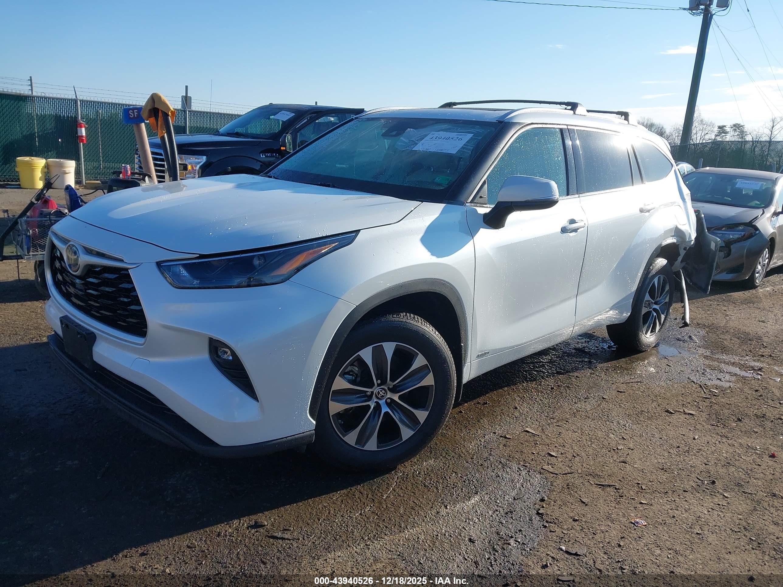 TOYOTA HIGHLANDER image 2