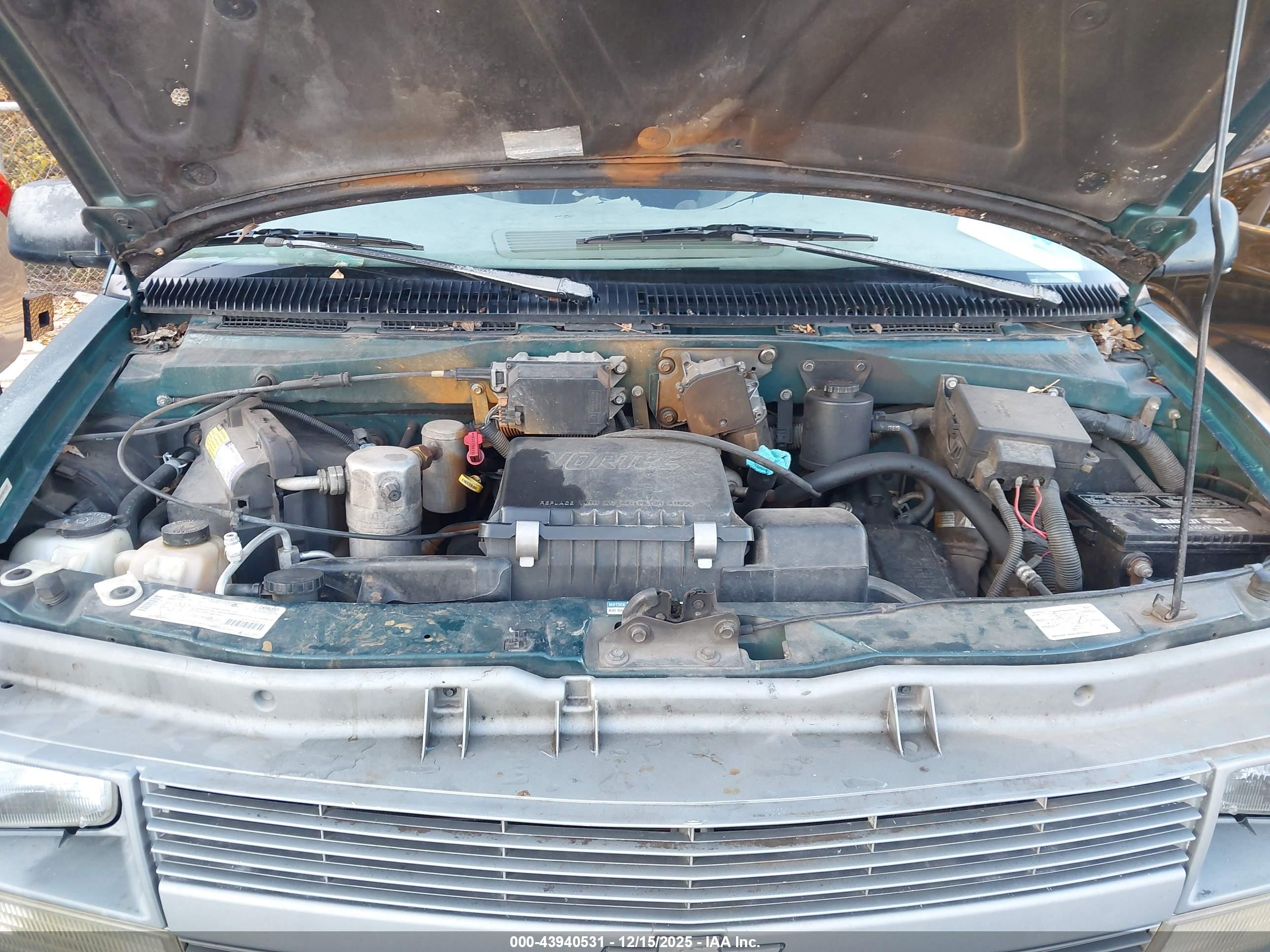 CHEVROLET ASTRO image 10