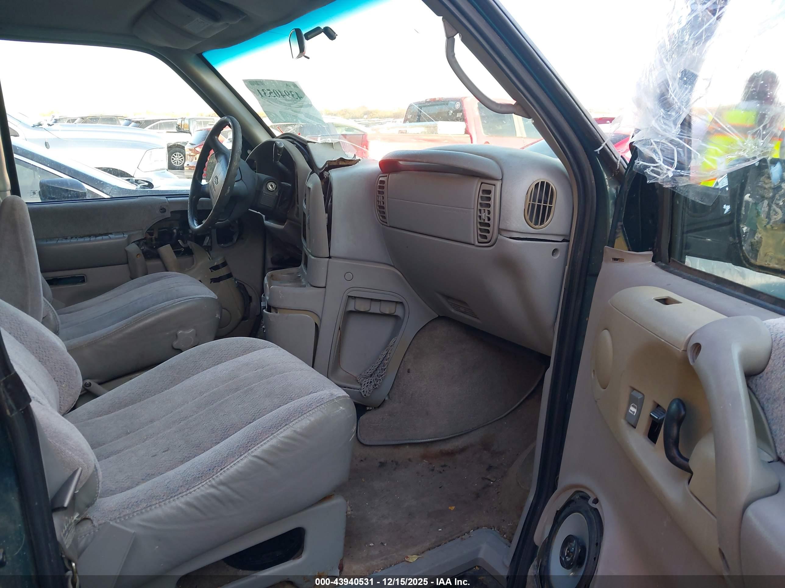 CHEVROLET ASTRO image 5