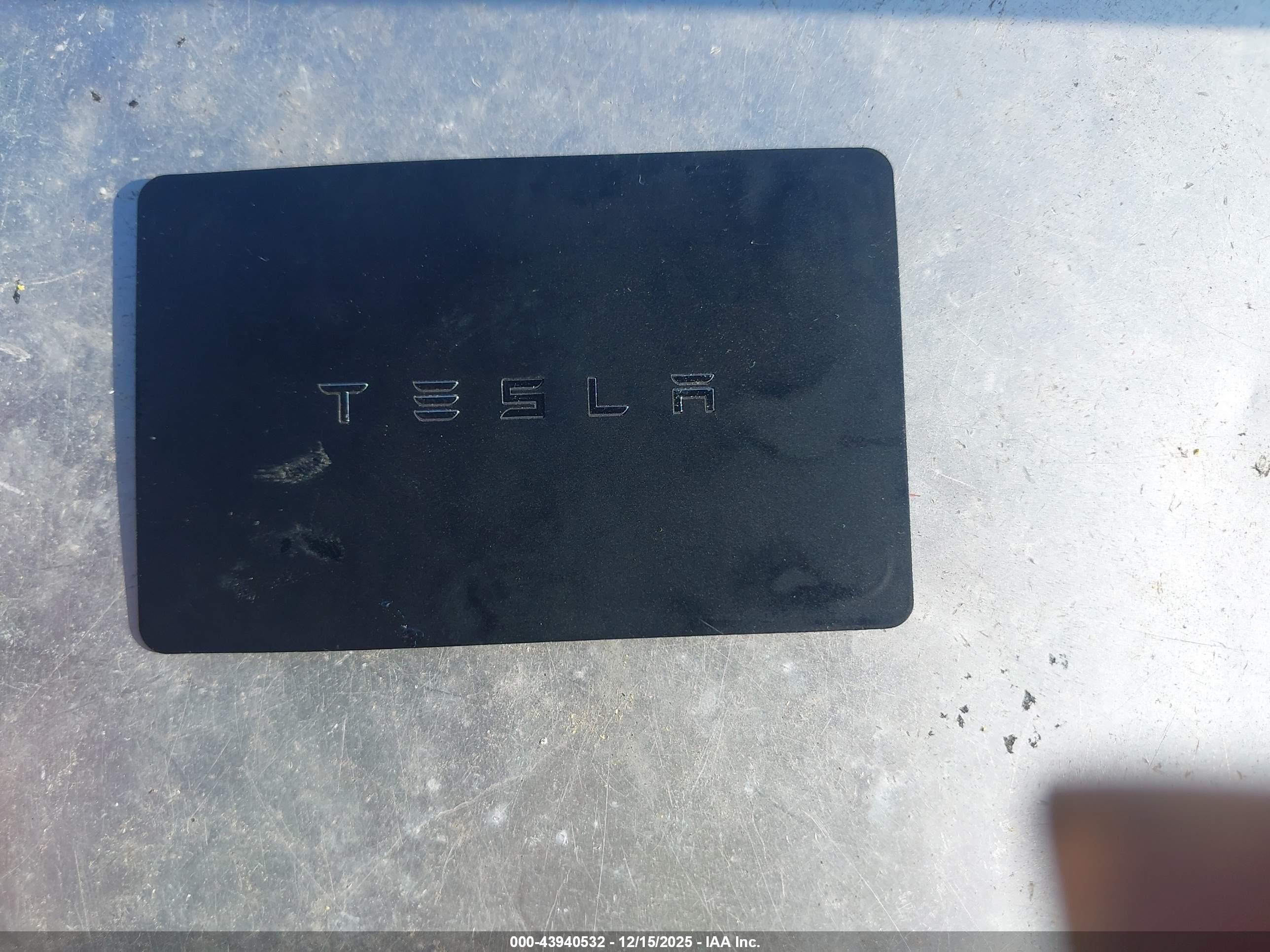 TESLA MODEL image 11