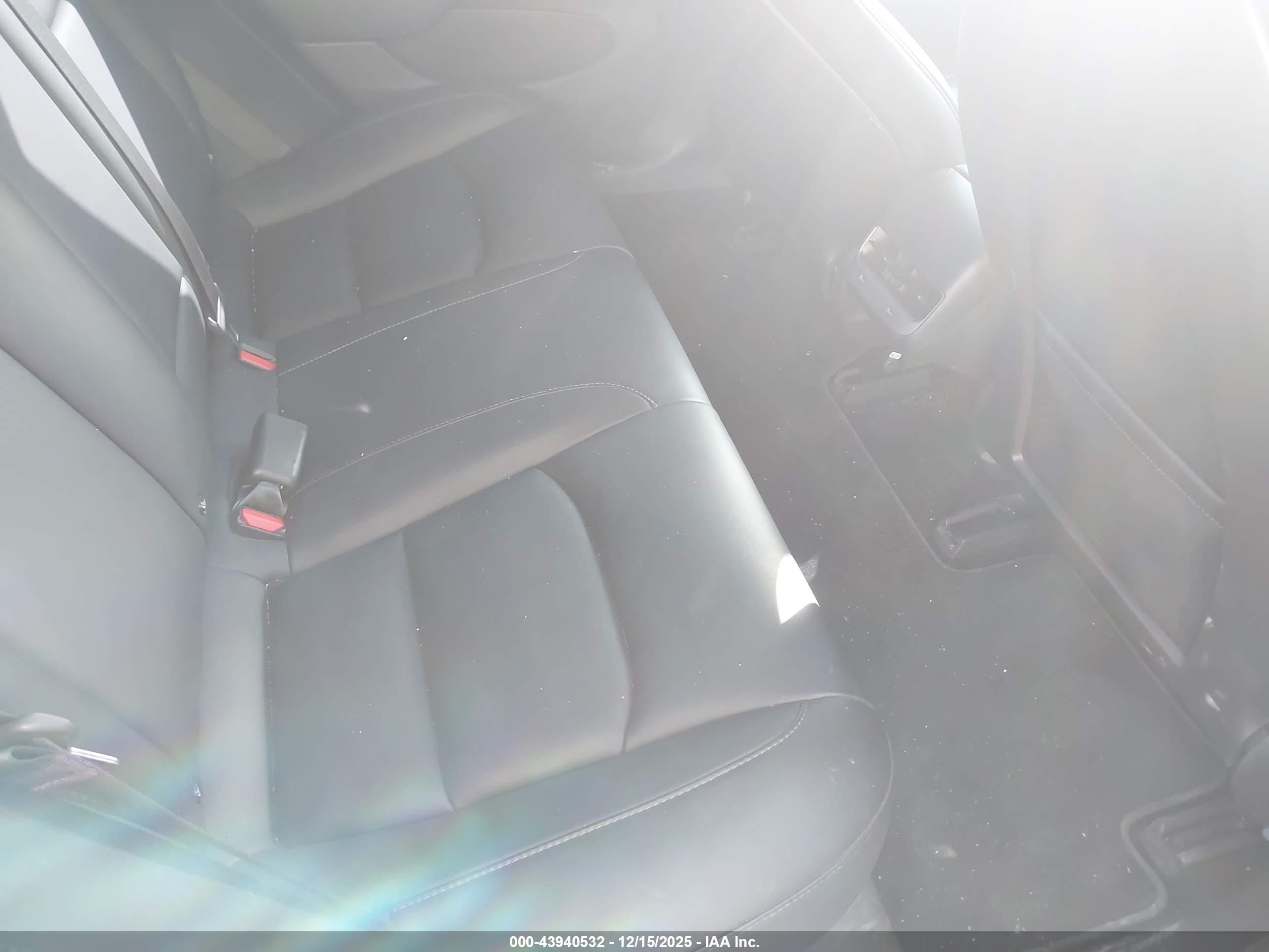 TESLA MODEL image 8