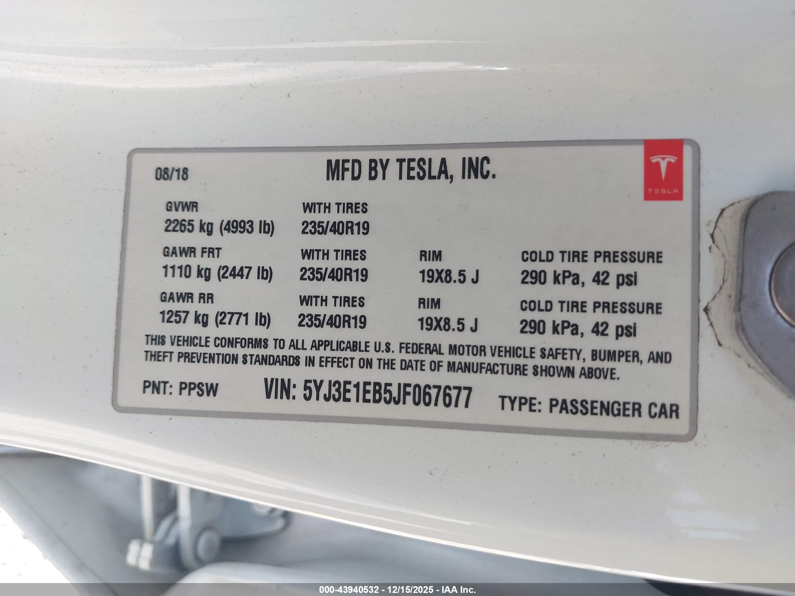 TESLA MODEL image 9