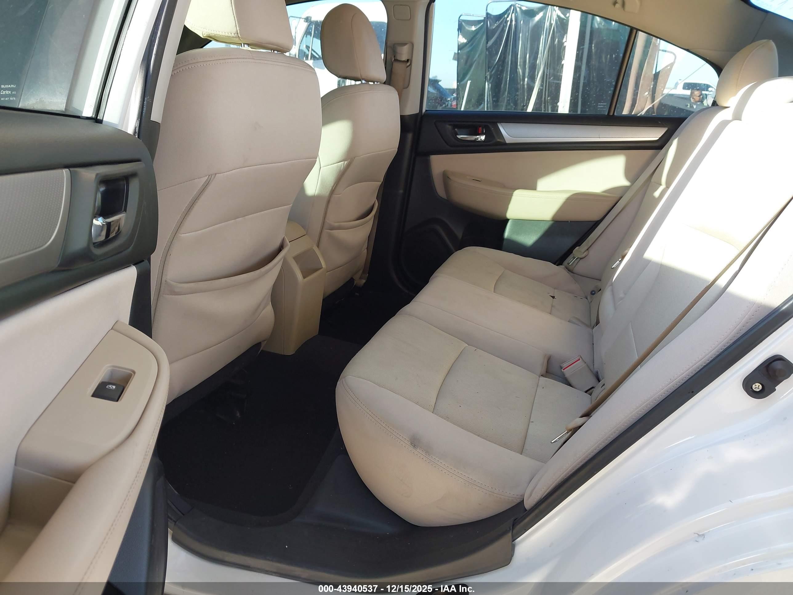 SUBARU LEGACY image 8