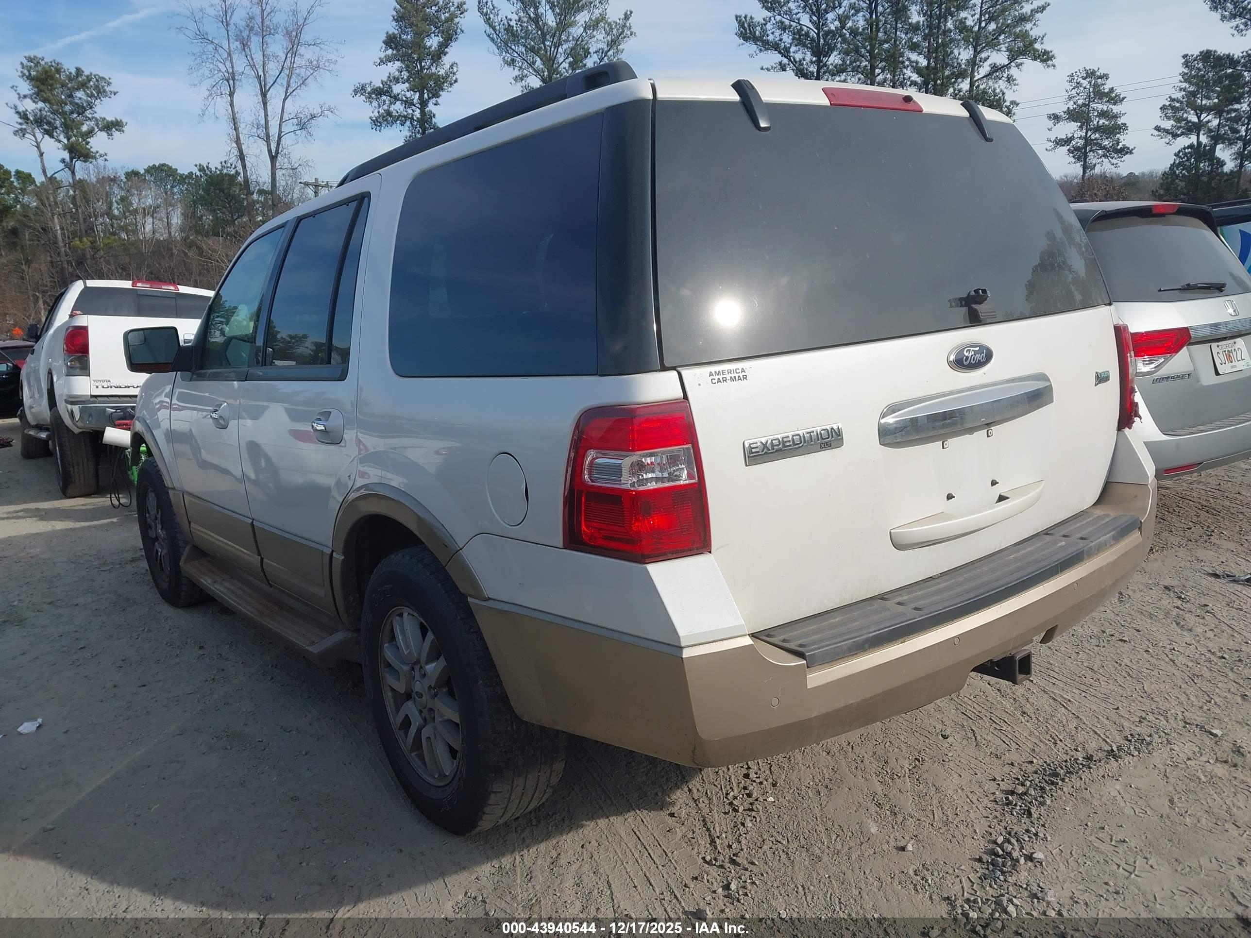 FORD EXPEDITION image 3
