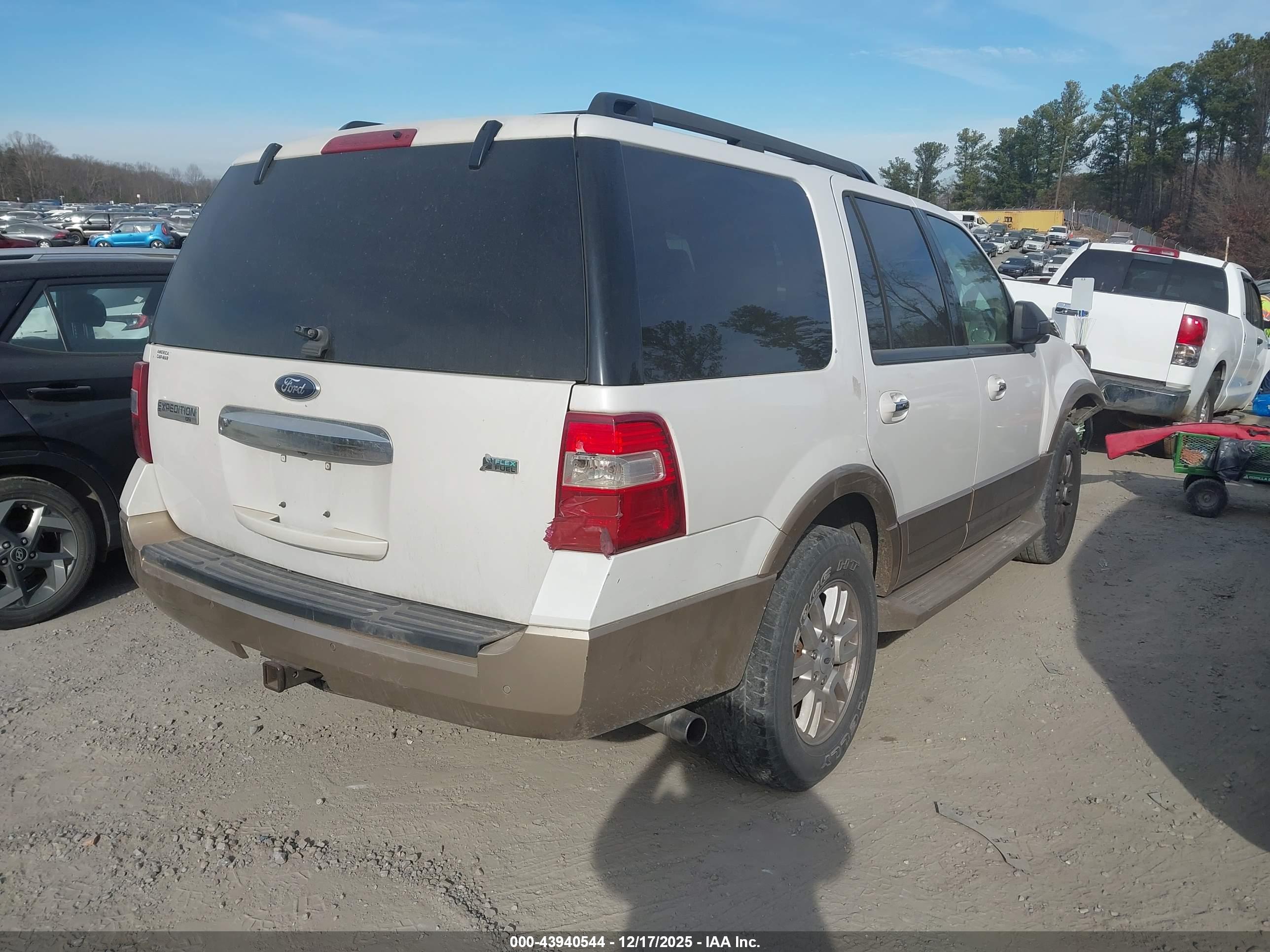 FORD EXPEDITION image 4