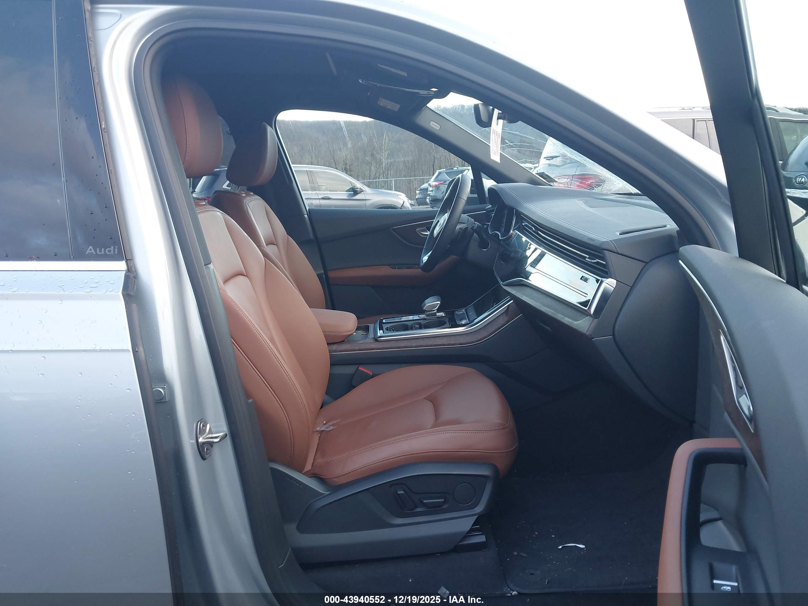 AUDI Q7 image 5