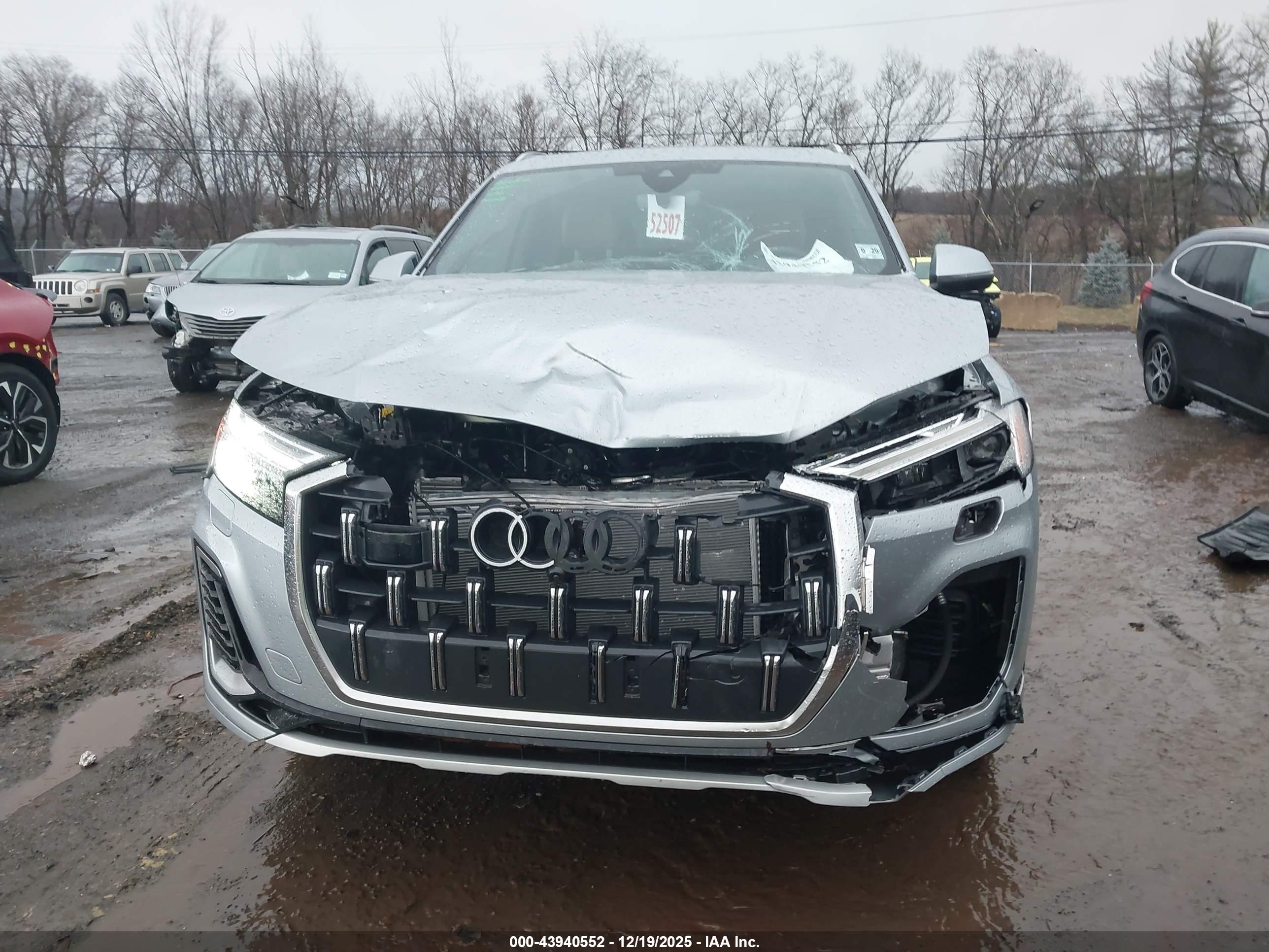 AUDI Q7 image 6
