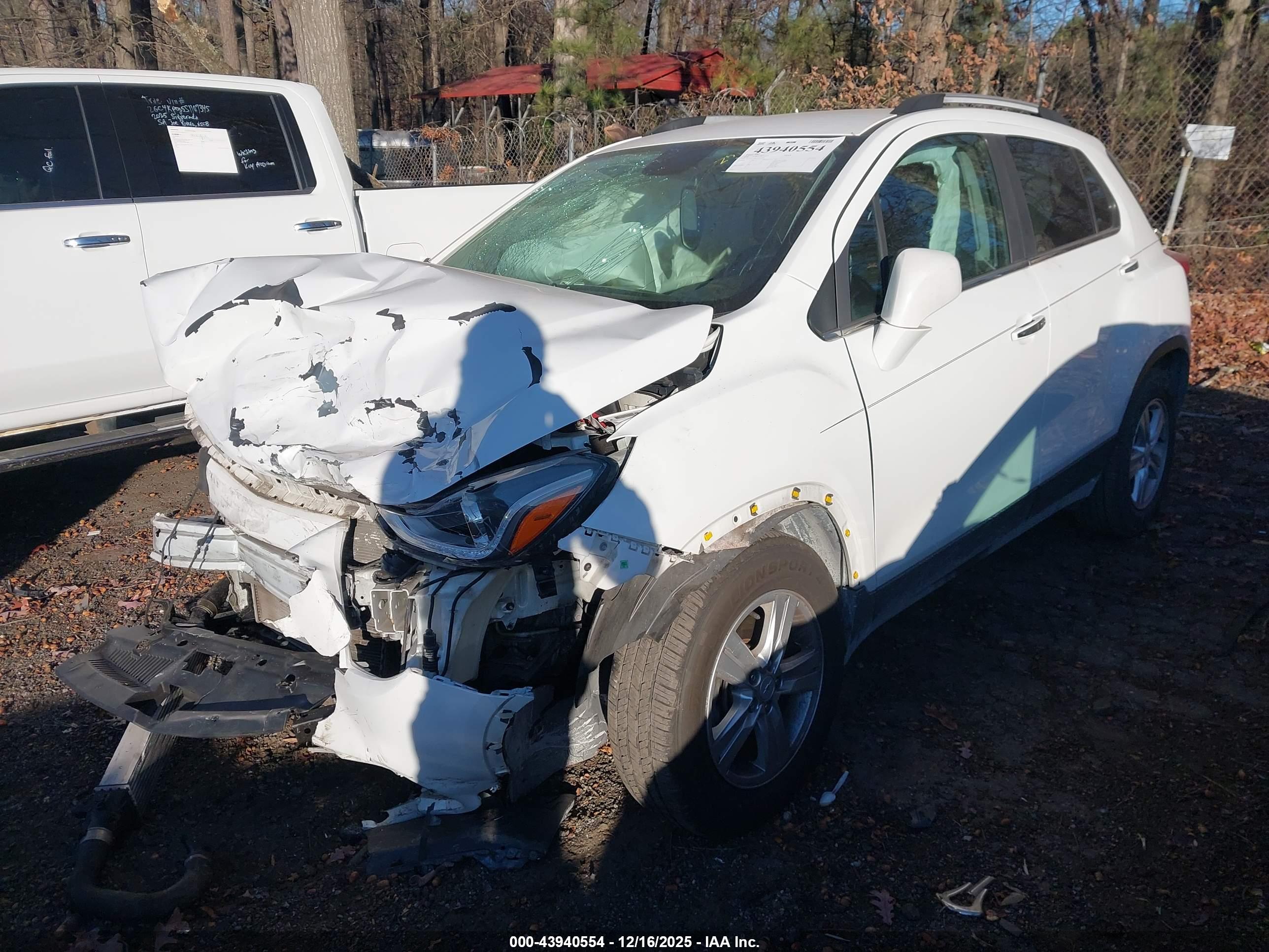 CHEVROLET TRAX image 2