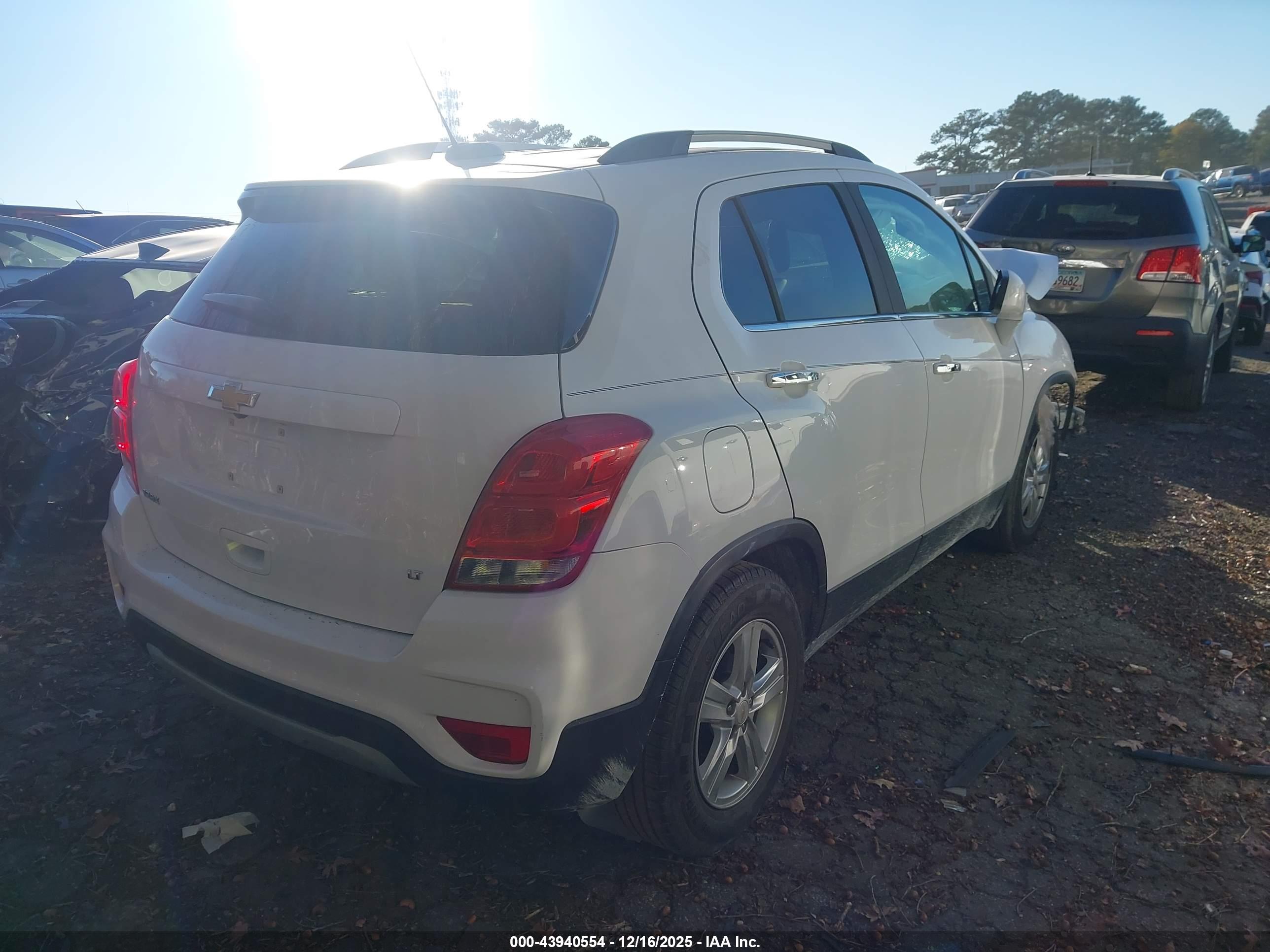 CHEVROLET TRAX image 4