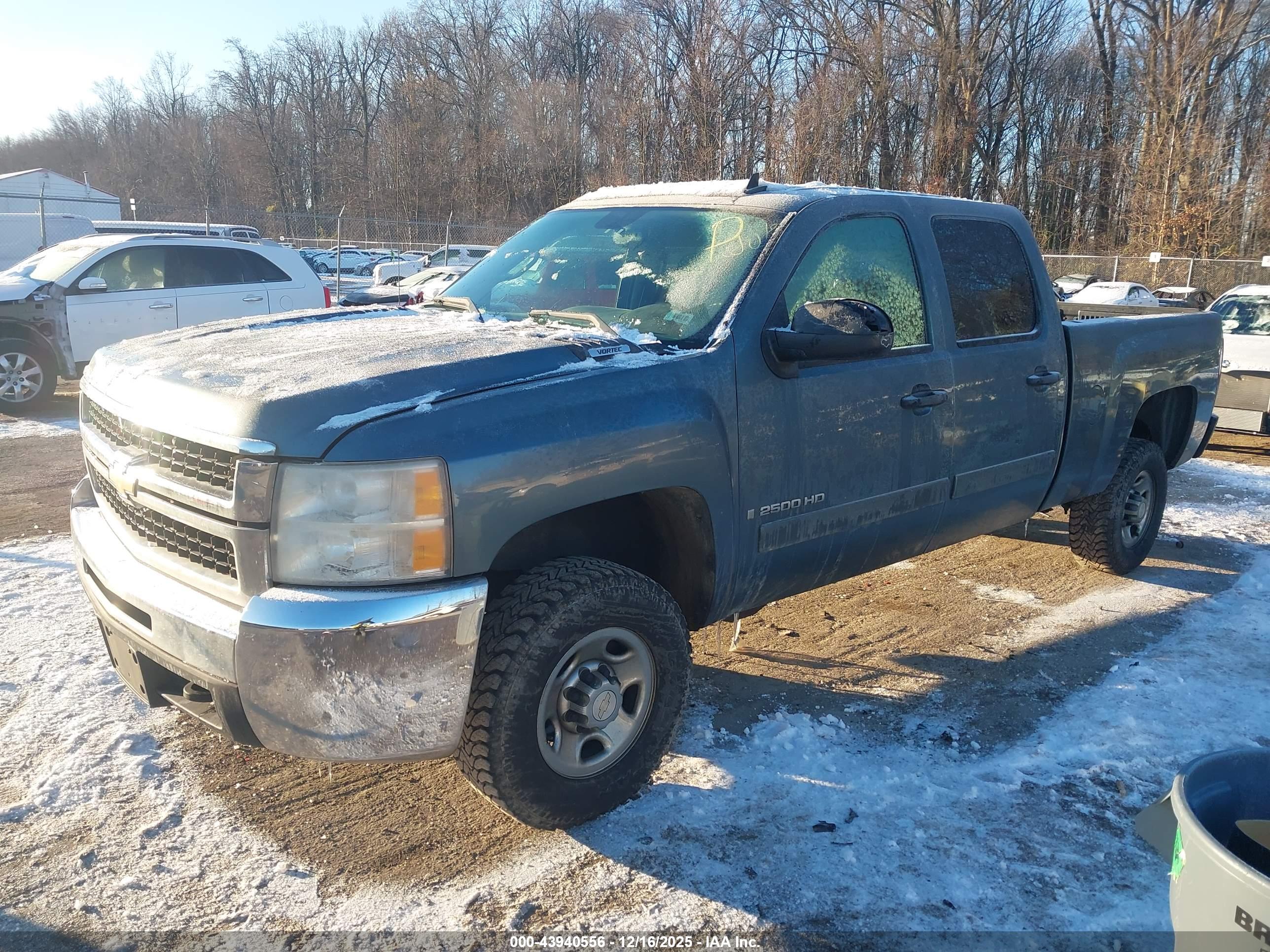 CHEVROLET SILVERADO image 2